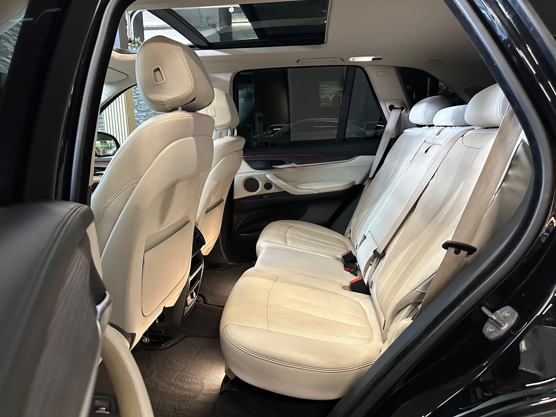 BMW X5 xDrive 40d Steptronic-image-15