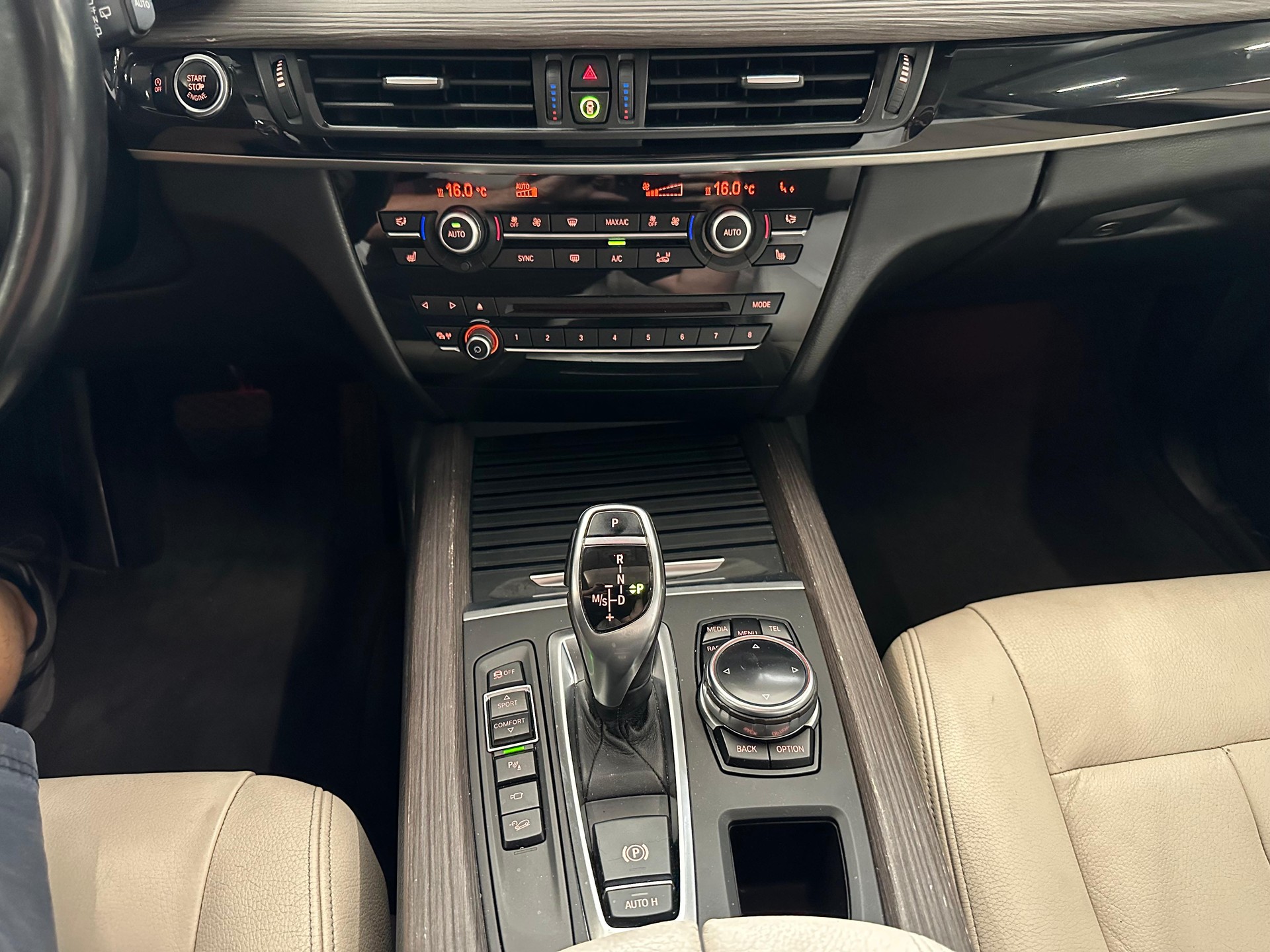 BMW X5 xDrive 40d Steptronic-image-11