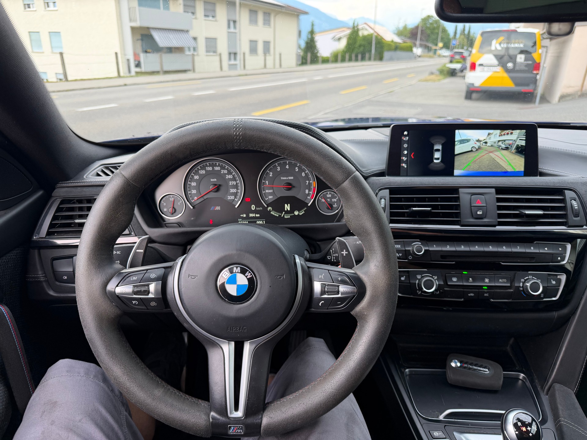 BMW M4 Coupé CS DKG-image-9