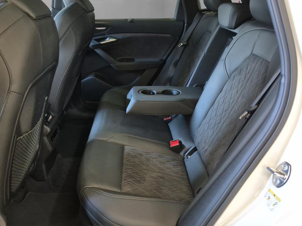AUDI Q6 e-tron quattro-image-6