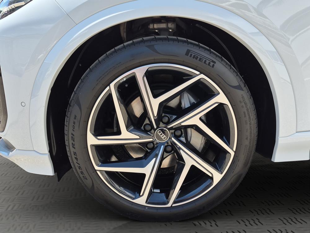 AUDI Q6 e-tron quattro-image-12