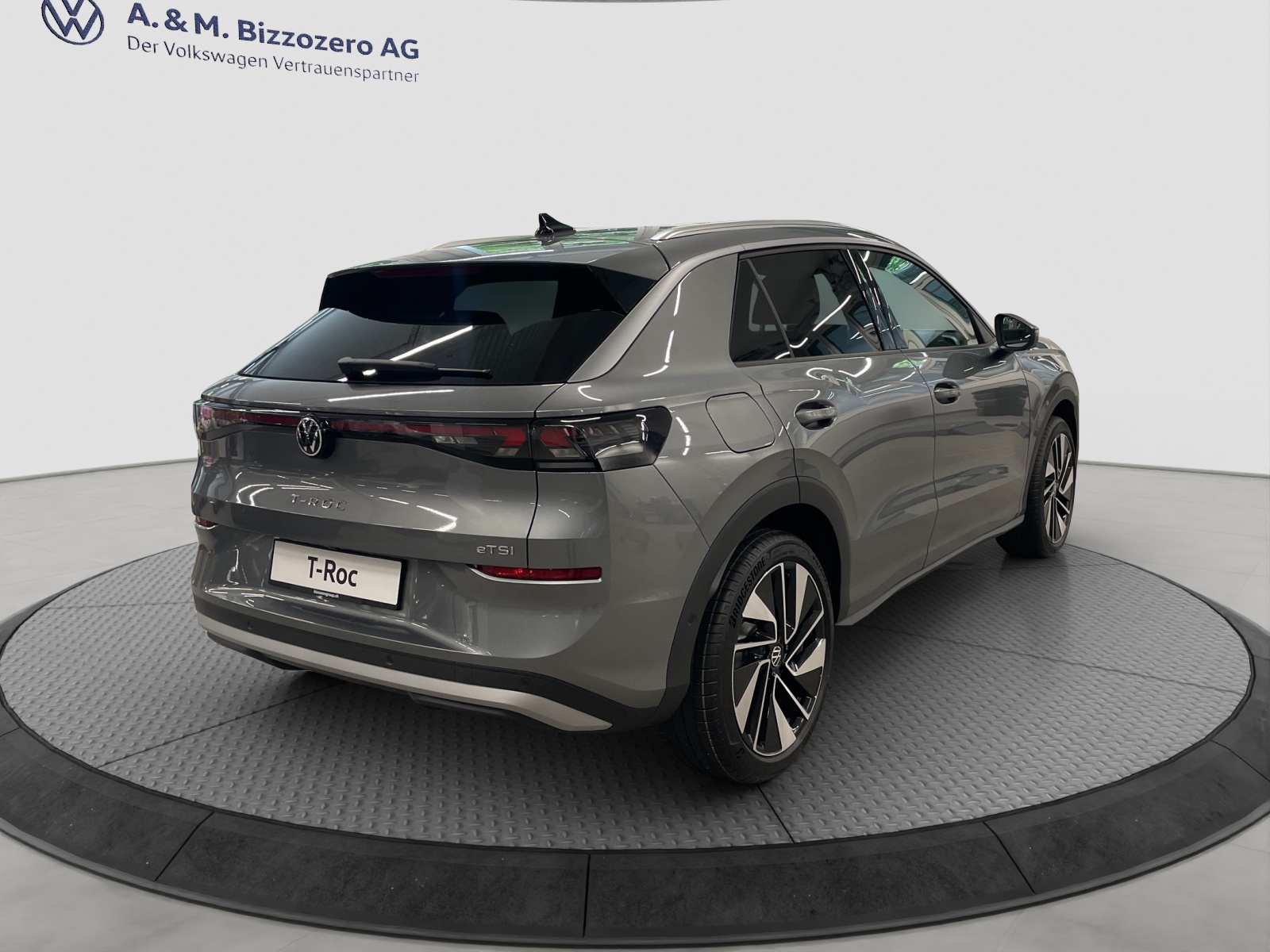 VW T-Roc 1.5 eTSI mHEV Style DSG-image-4