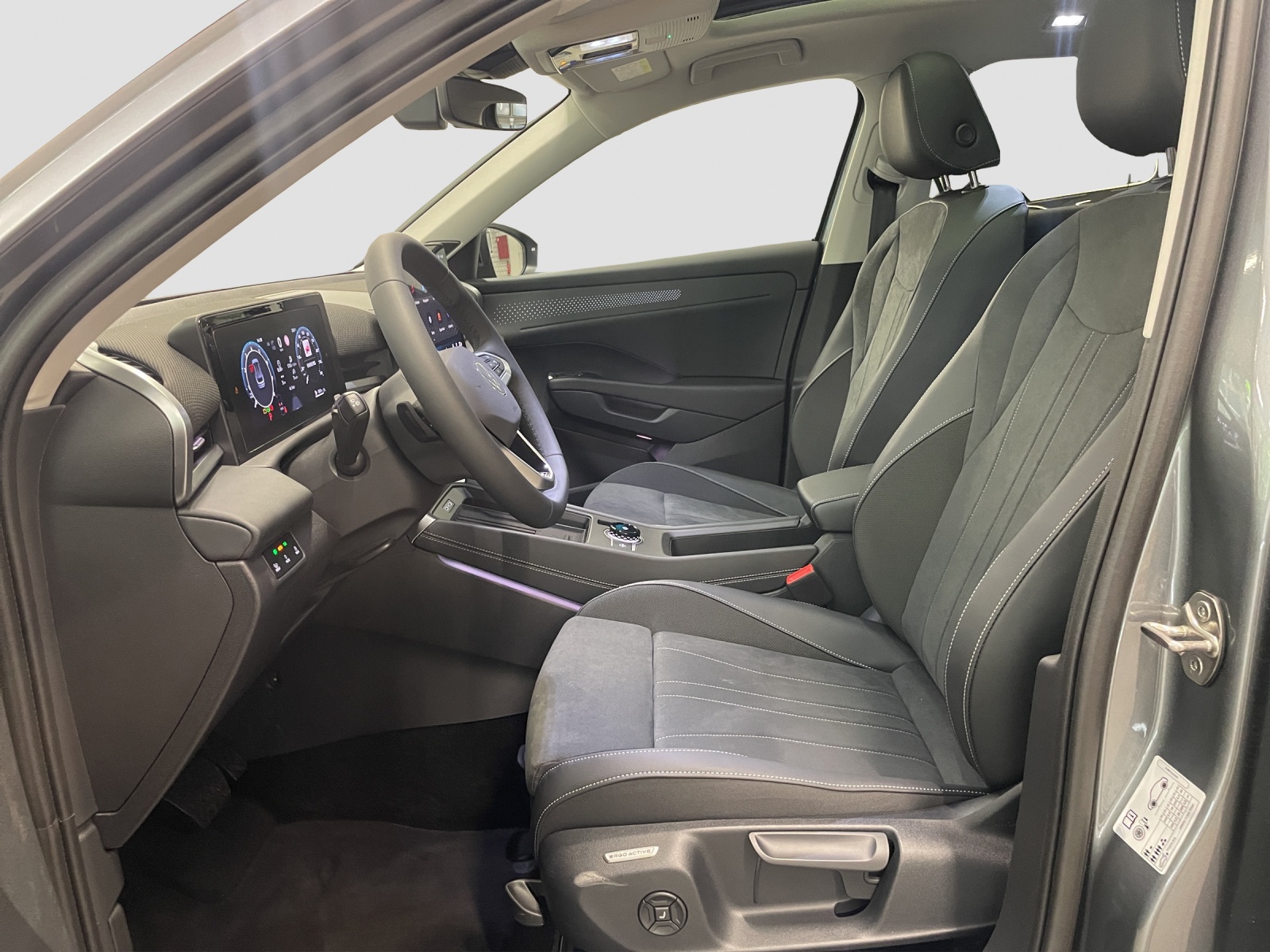 VW T-Roc 1.5 eTSI mHEV Style DSG-image-8