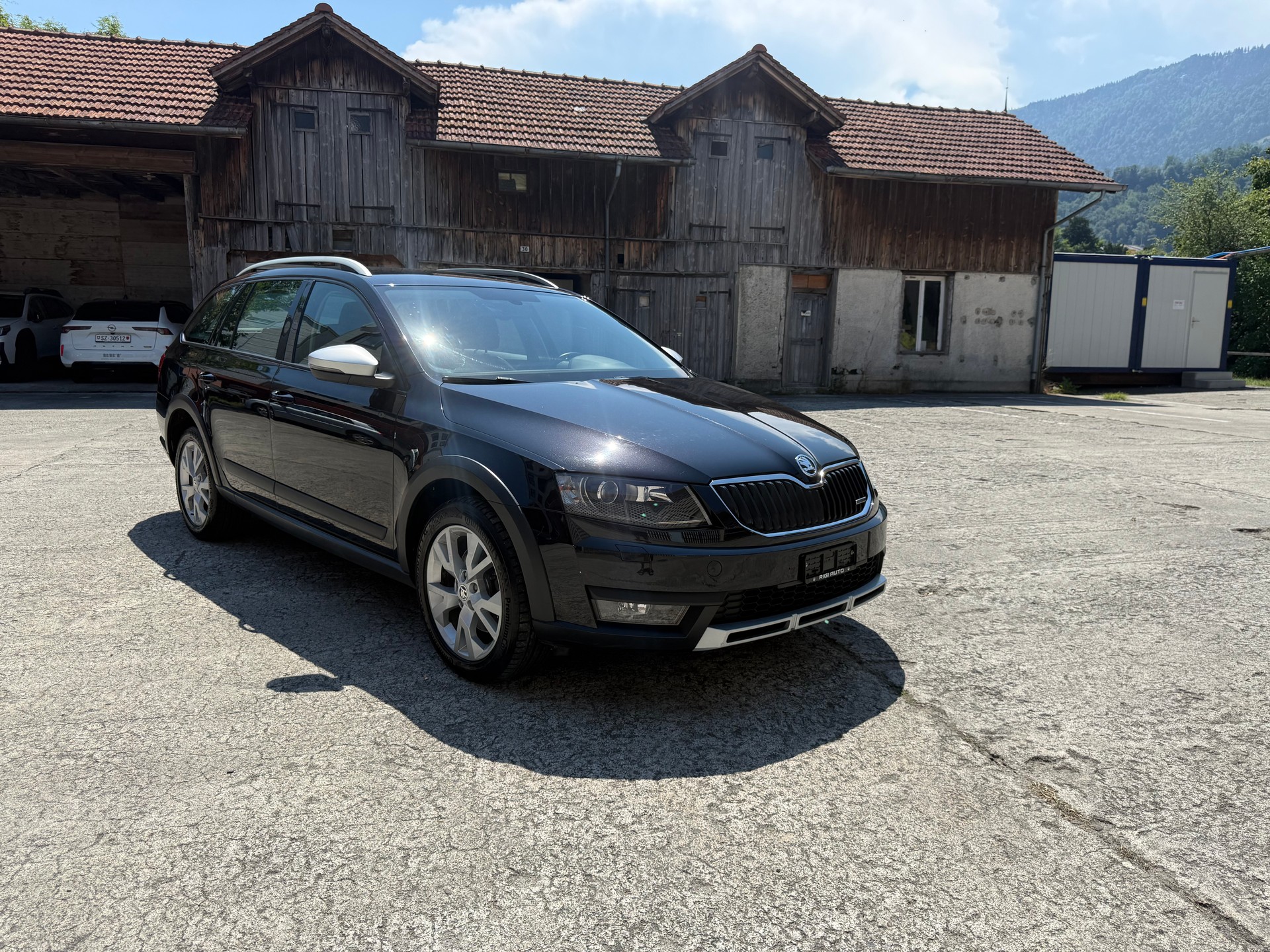 SKODA Octavia Combi 2.0 TDI Scout 4x4 DSG-image-0