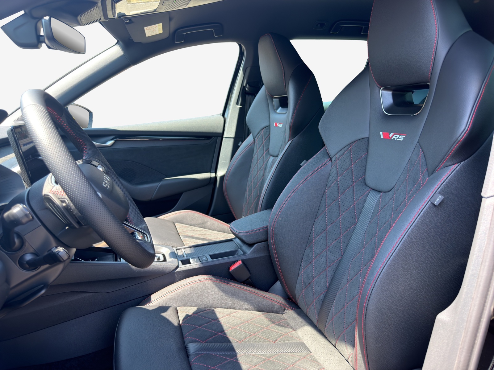 SKODA Octavia RS 30 Years Edition 2.0 TSI 265PS 7DSG-image-7
