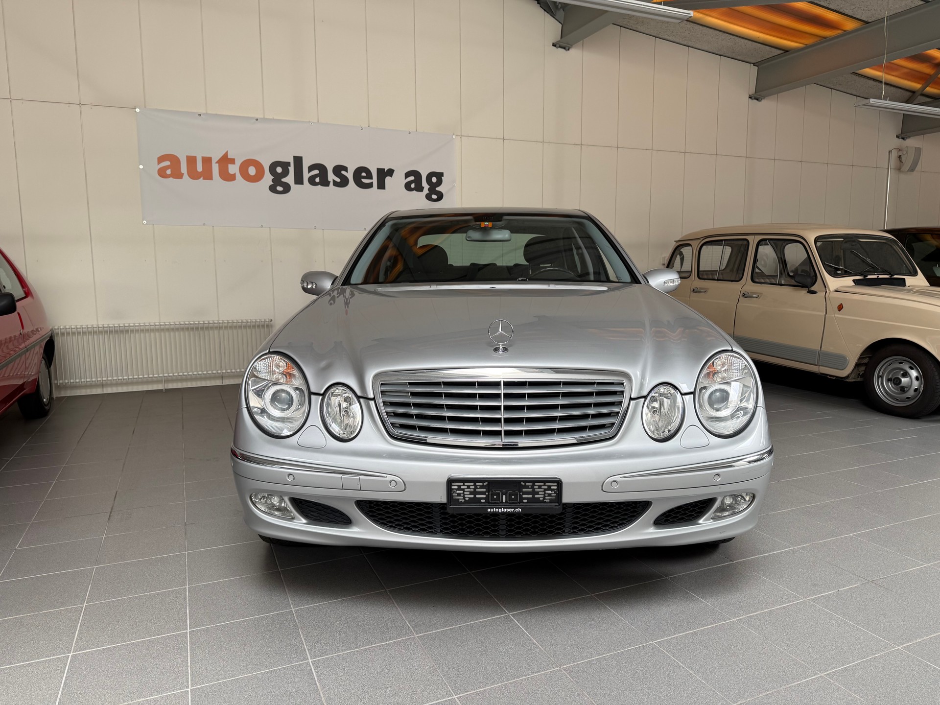 MERCEDES-BENZ E 320 Avantgarde Automatic-image-3