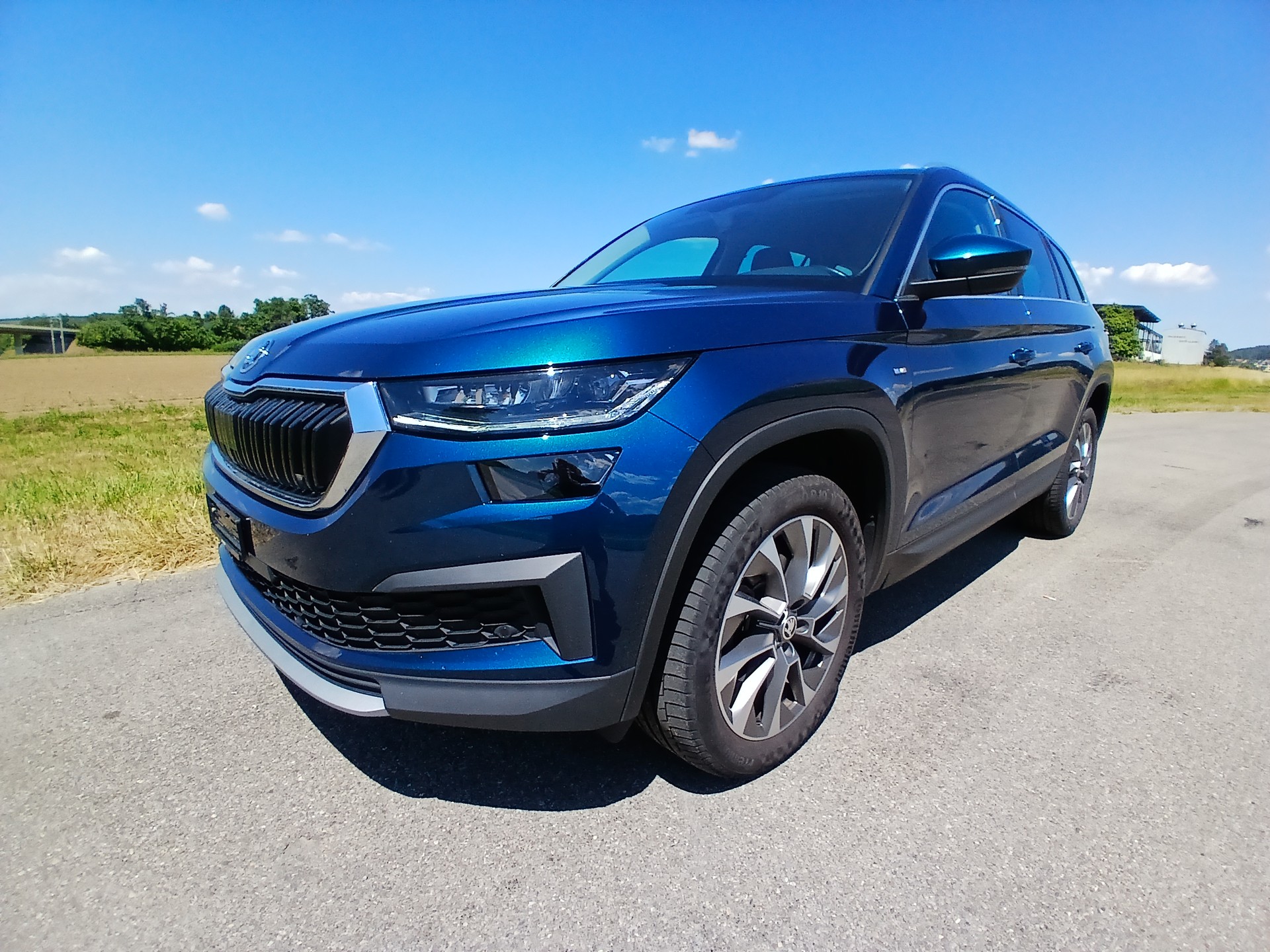 SKODA Kodiaq 2.0 TDI CR Clever 4x4 DSG Modell 2022 Facelift-image-0