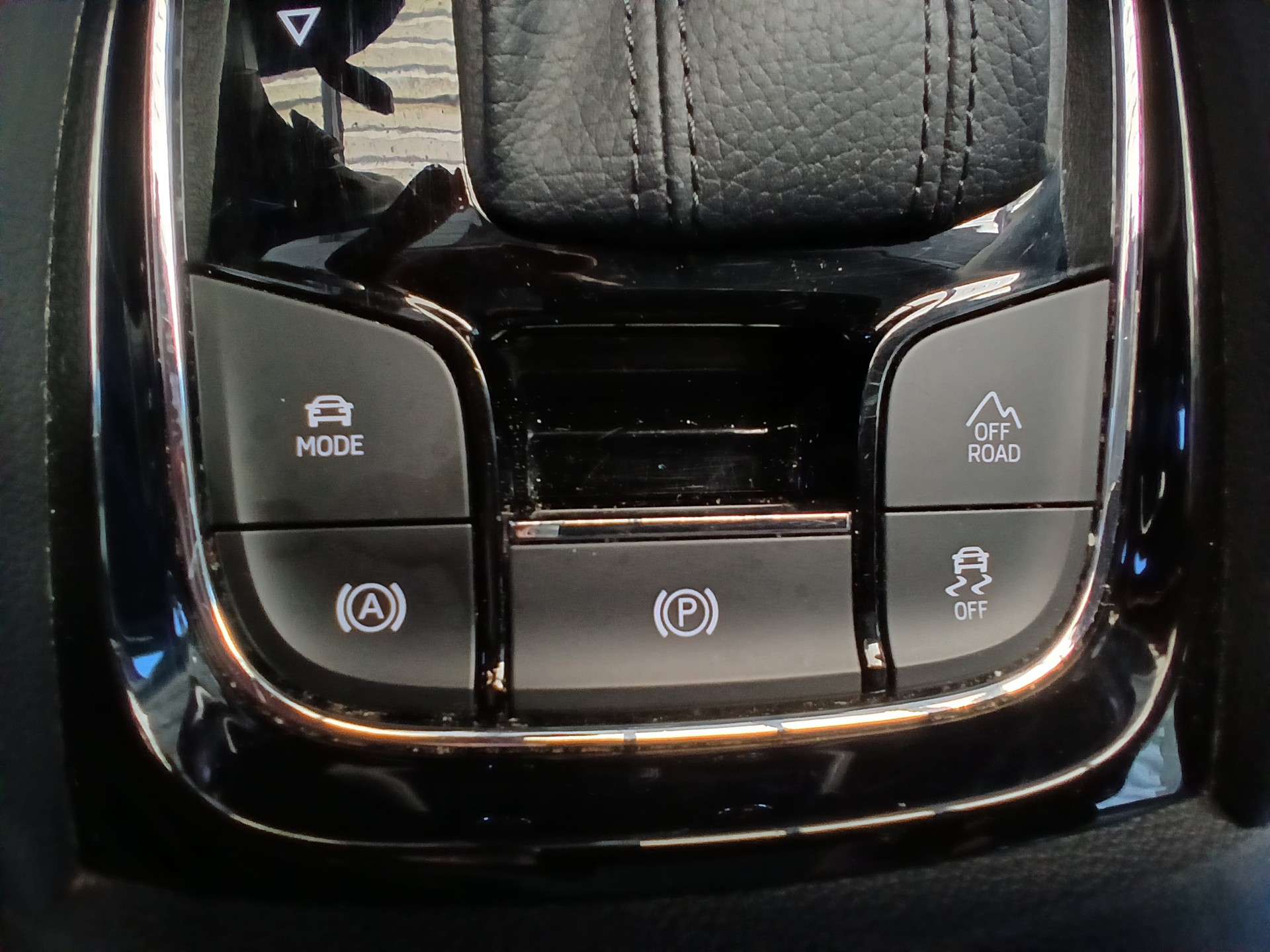 SKODA Kodiaq 2.0 TDI CR Clever 4x4 DSG Modell 2022 Facelift-image-12