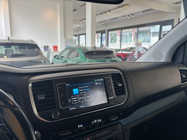 PEUGEOT TRAVELLER BRAVIA 2.0 BlueHdi 180 CV EAT8-image-12