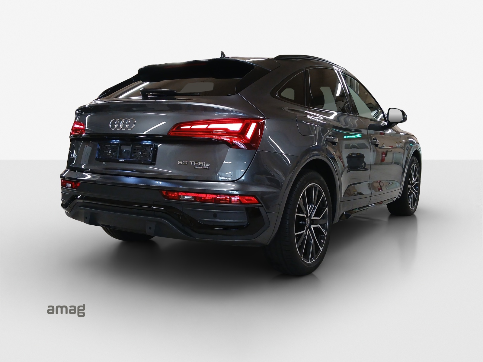 AUDI Q5 Sportback 50 TFSI e PHEV Black Edition quattro S-tronic-image-4