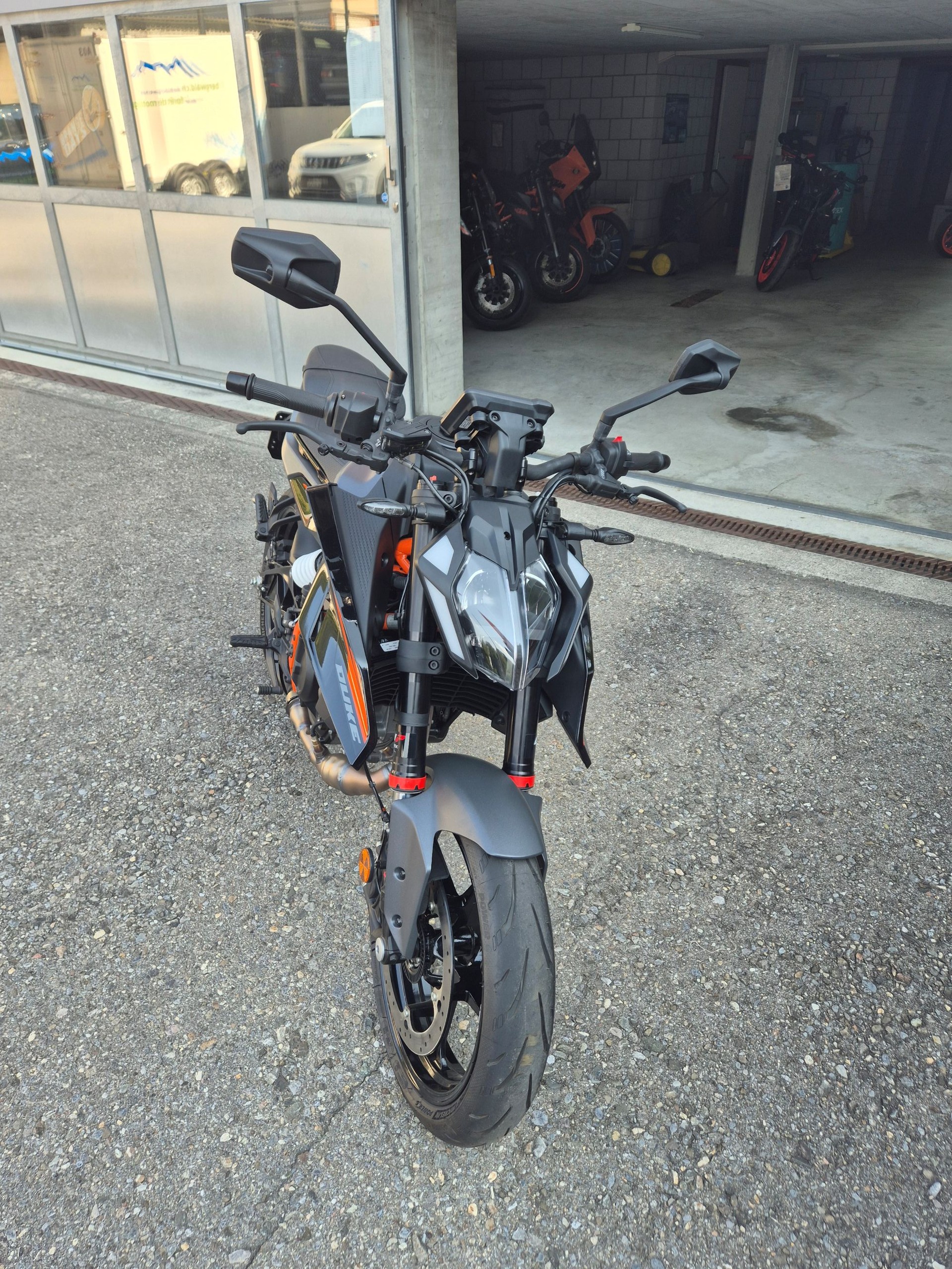 KTM 390 Duke-image-1