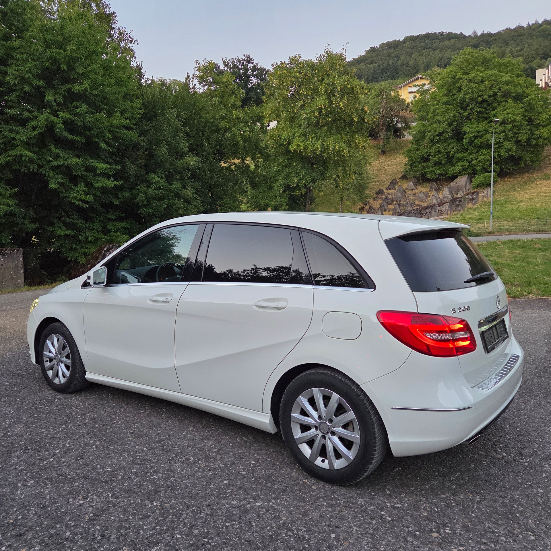 MERCEDES-BENZ B 200 7G-DCT-image-3