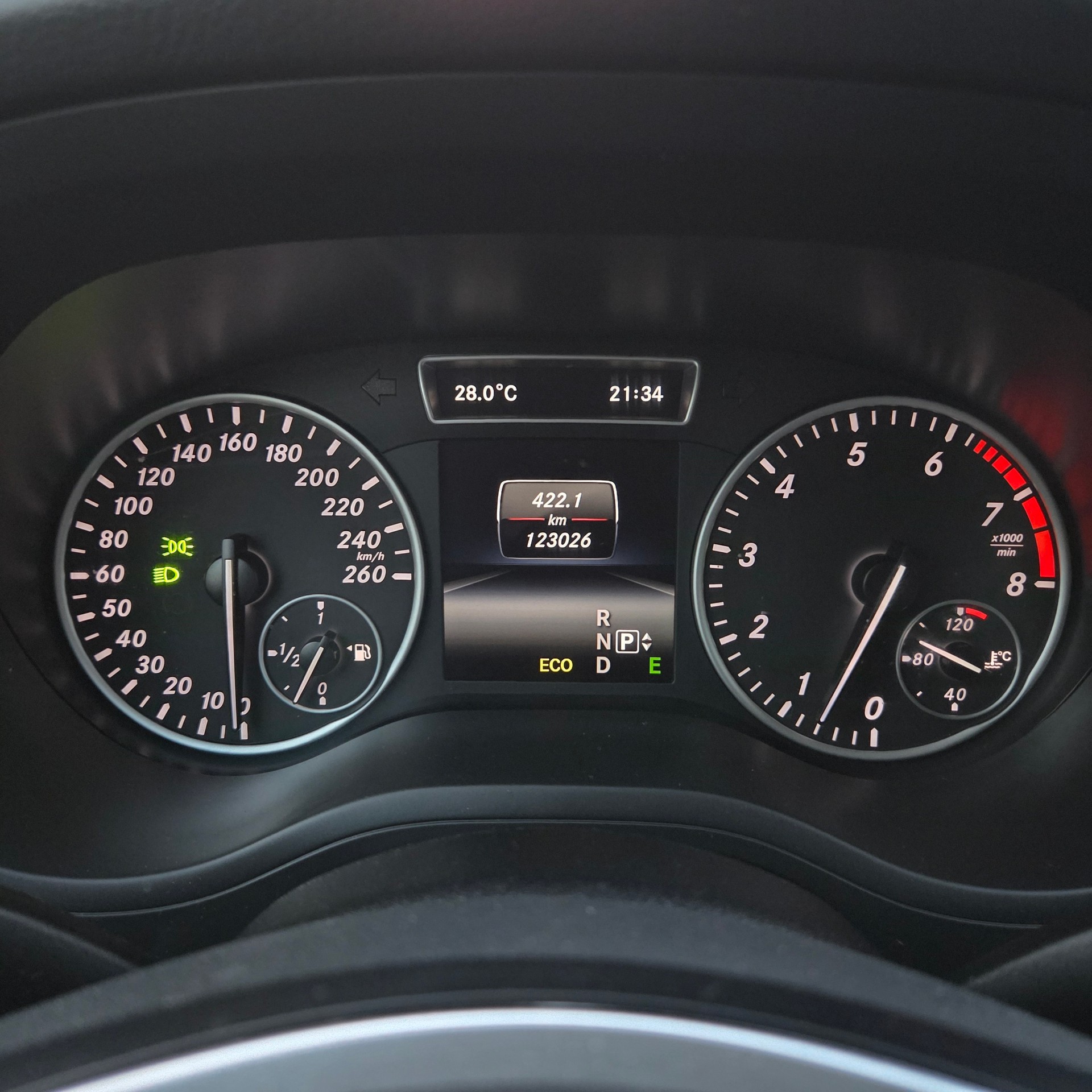 MERCEDES-BENZ B 200 7G-DCT-image-14