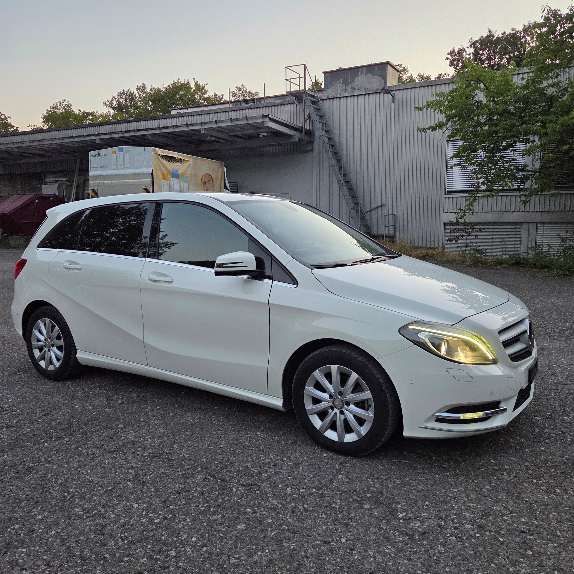 MERCEDES-BENZ B 200 7G-DCT-image-1
