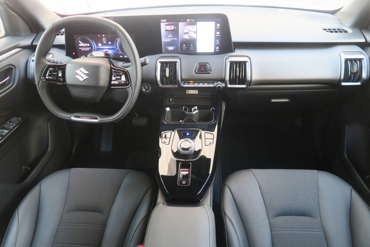 SUZUKI e Vitara Sakura Top 4x4-image-6