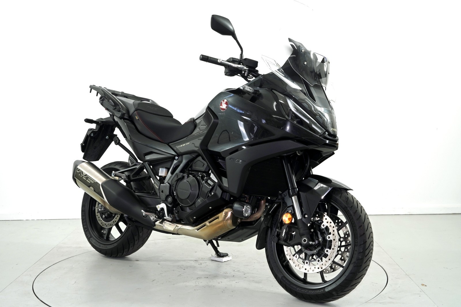 HONDA NT 1100-showroom-element-1