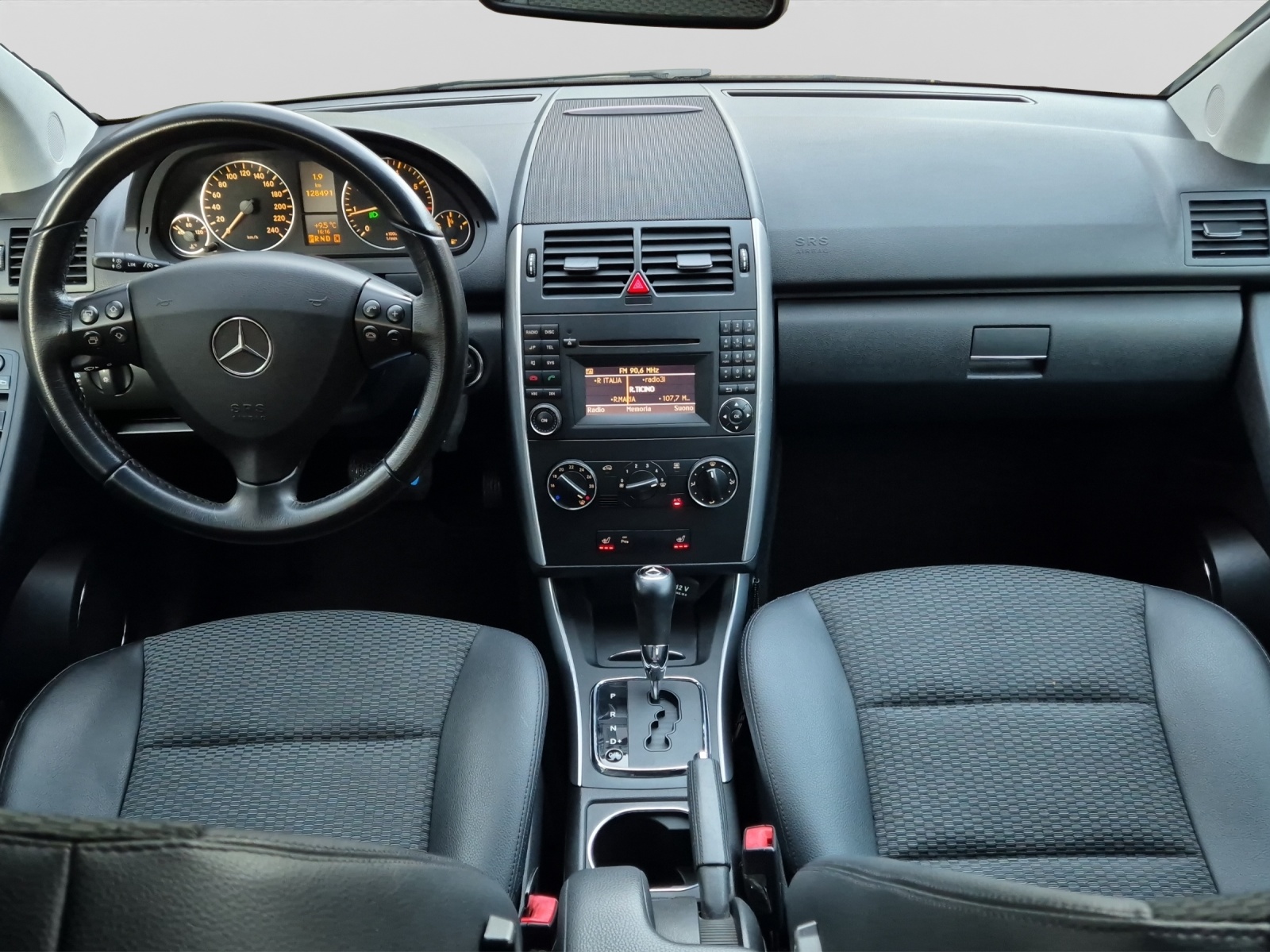 MERCEDES-BENZ A 180 Style Autotronic-image-8