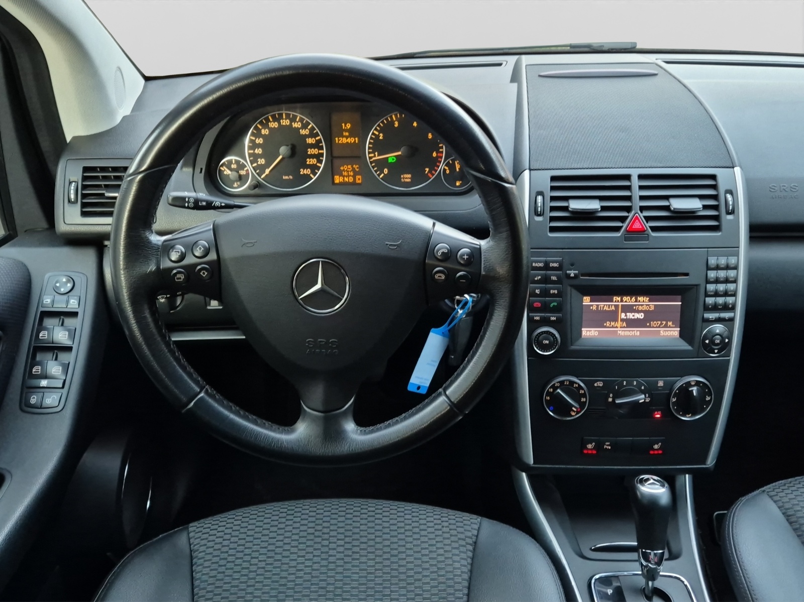 MERCEDES-BENZ A 180 Style Autotronic-image-12