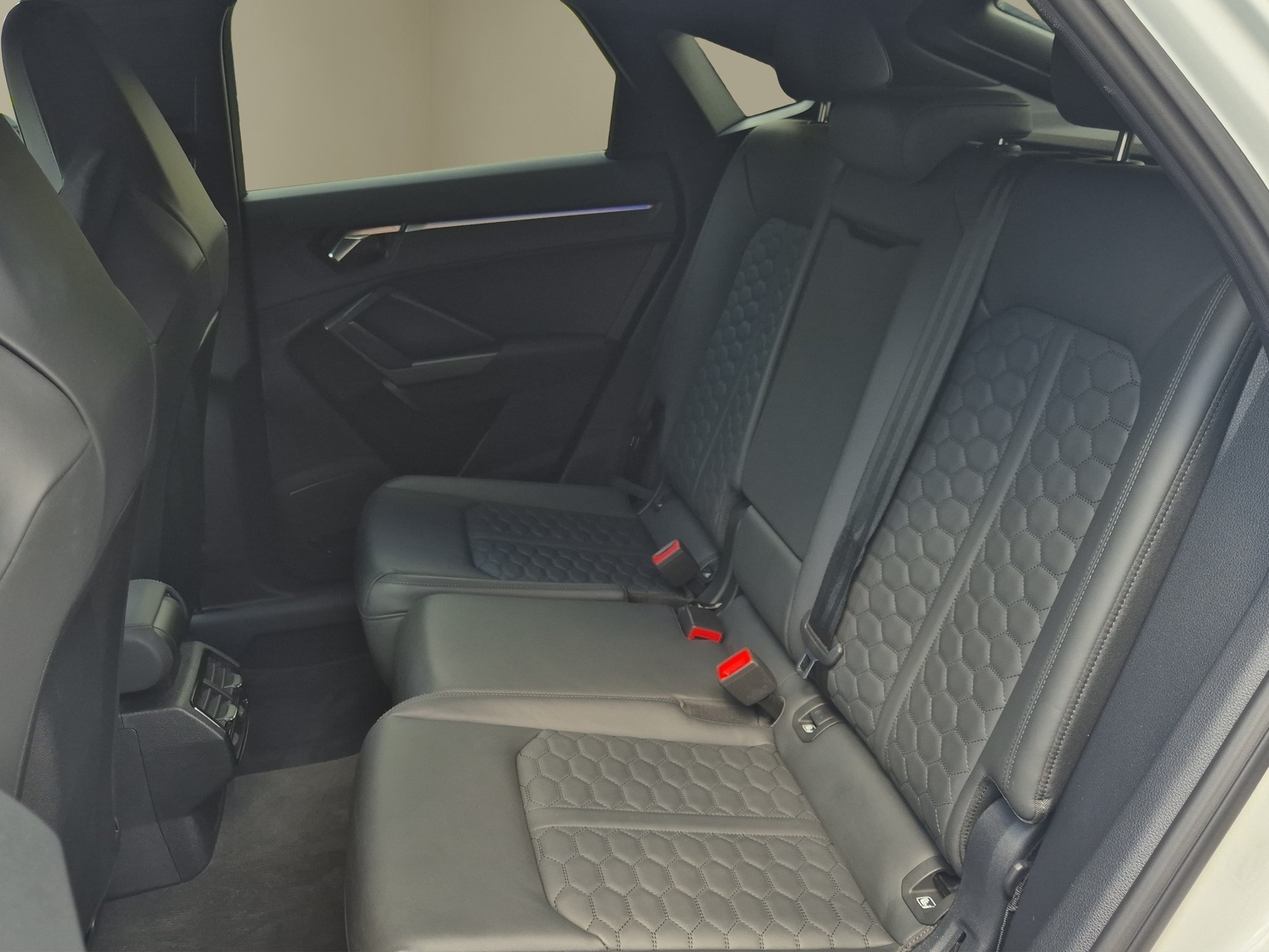 AUDI RS Q3 Sportback quattro S tronic-image-13