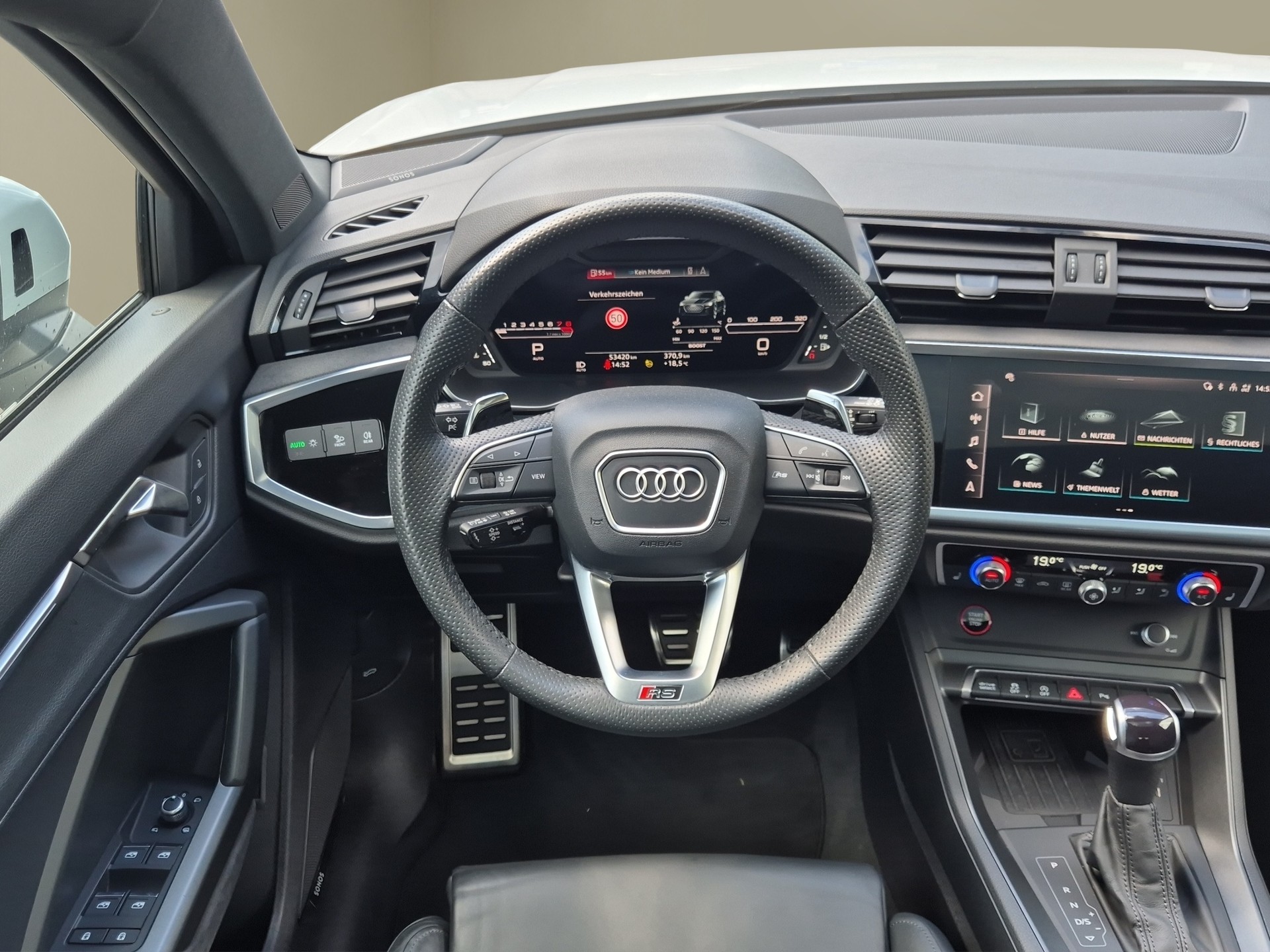 AUDI RS Q3 Sportback quattro S tronic-image-11