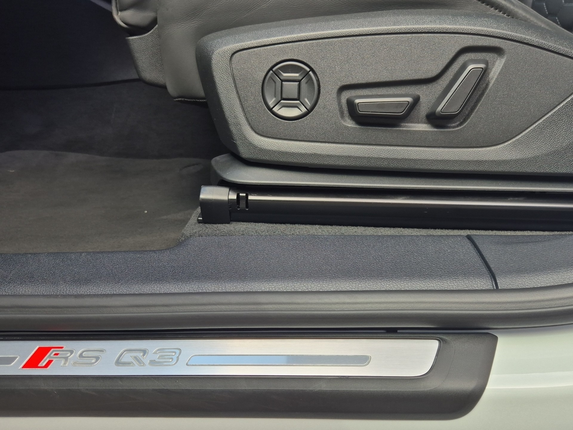 AUDI RS Q3 Sportback quattro S tronic-image-9