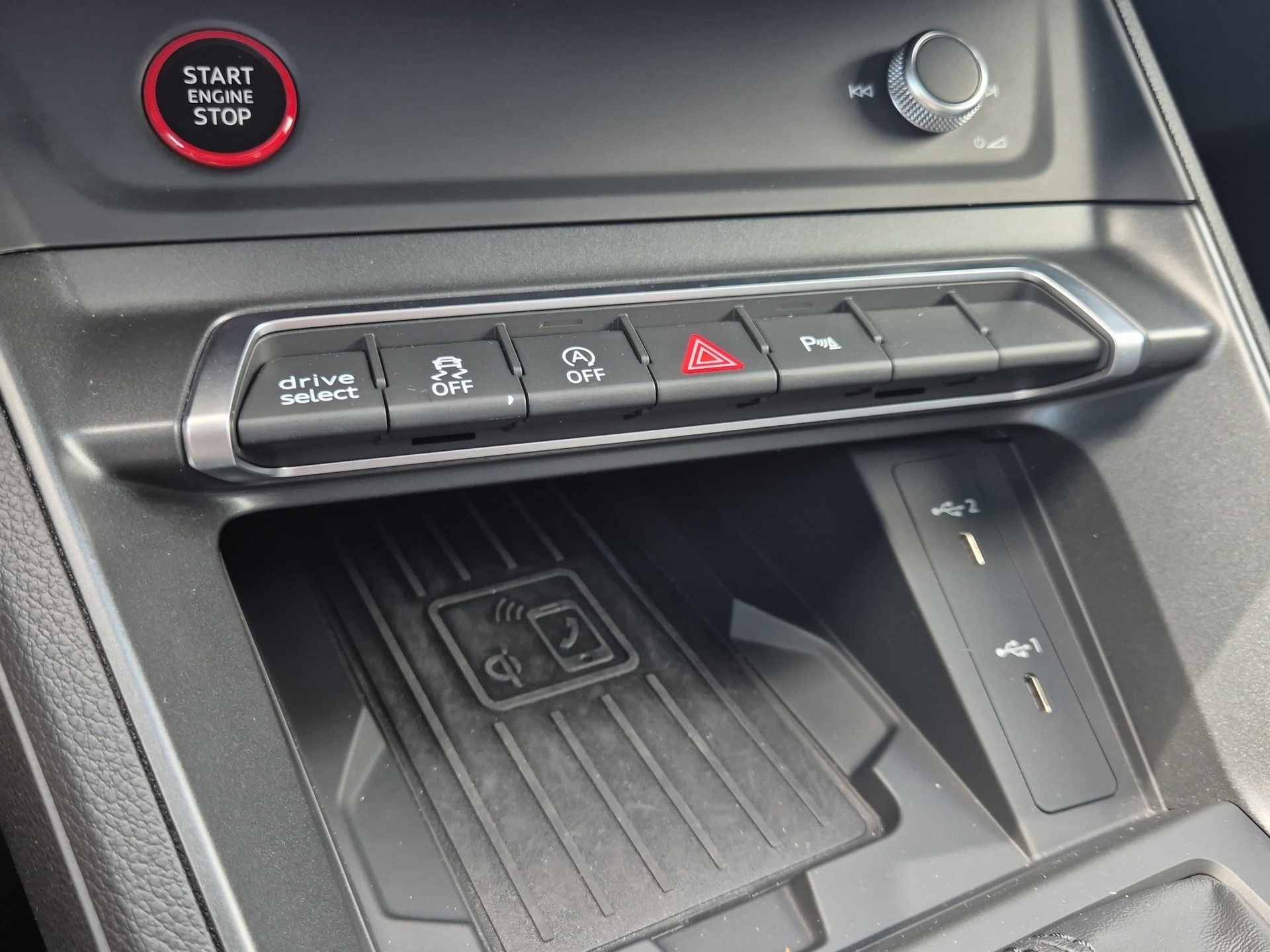 AUDI RS Q3 Sportback quattro S tronic-image-21