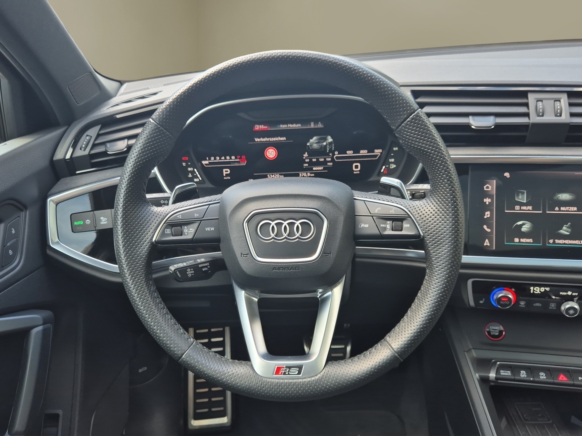 AUDI RS Q3 Sportback quattro S tronic-image-12