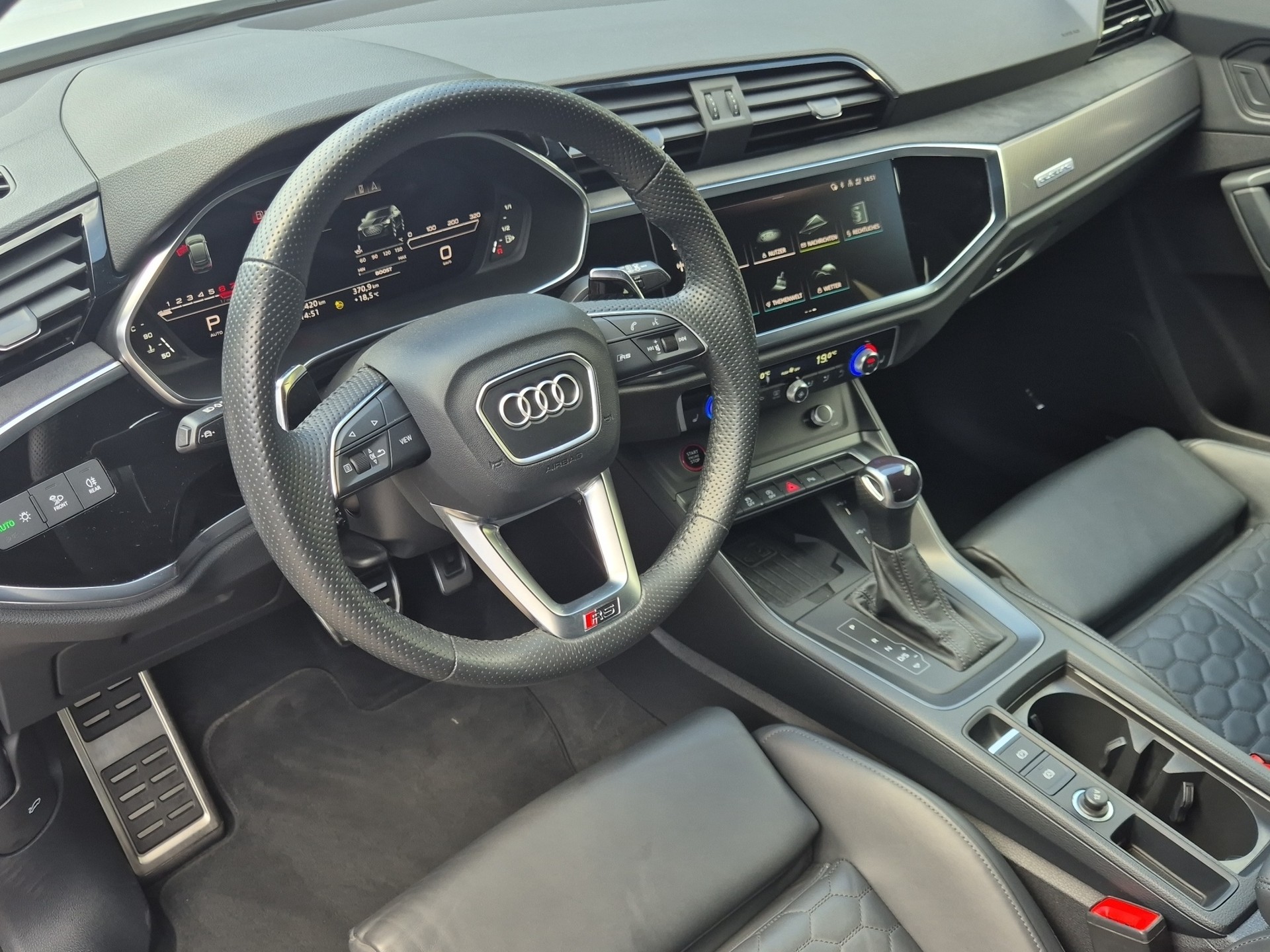AUDI RS Q3 Sportback quattro S tronic-image-10
