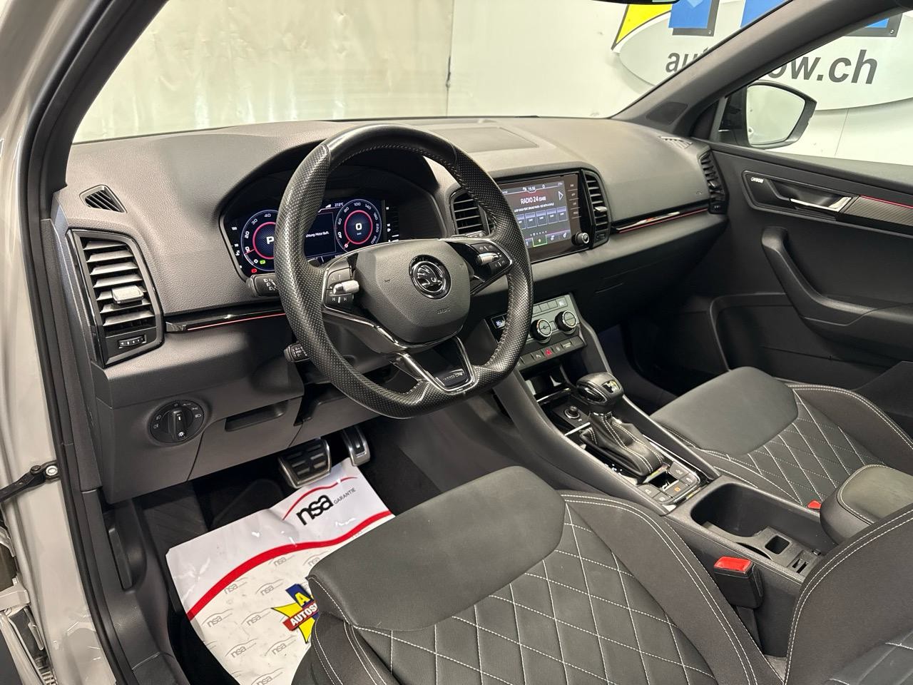 SKODA Karoq 2.0 TSI SportLine 4x4 DSG-image-2