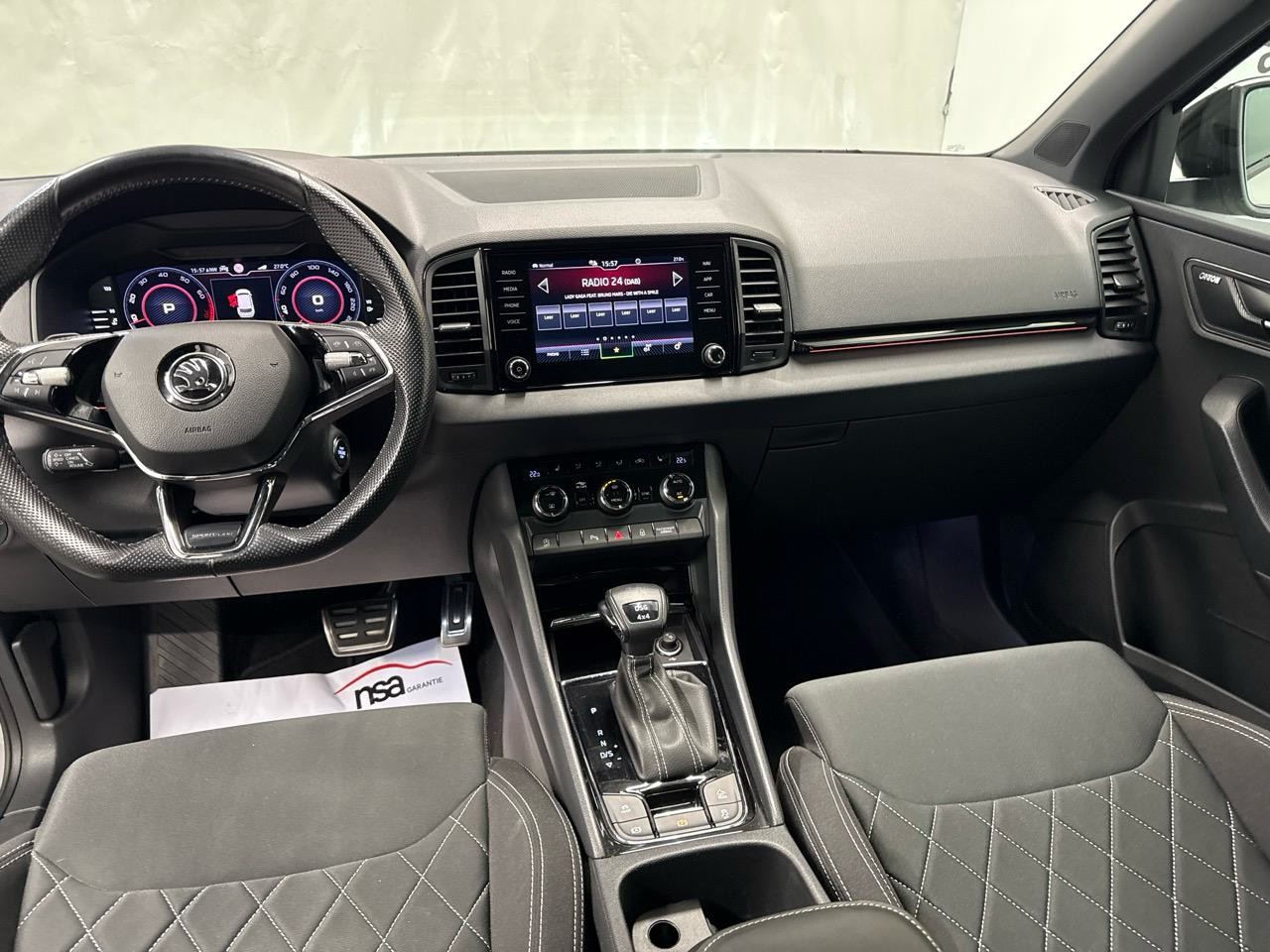 SKODA Karoq 2.0 TSI SportLine 4x4 DSG-image-4