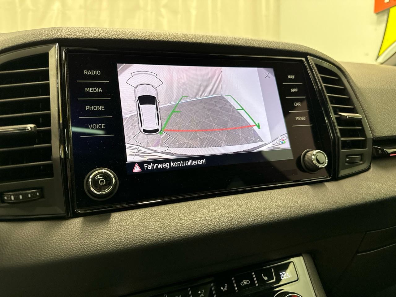SKODA Karoq 2.0 TSI SportLine 4x4 DSG-image-8