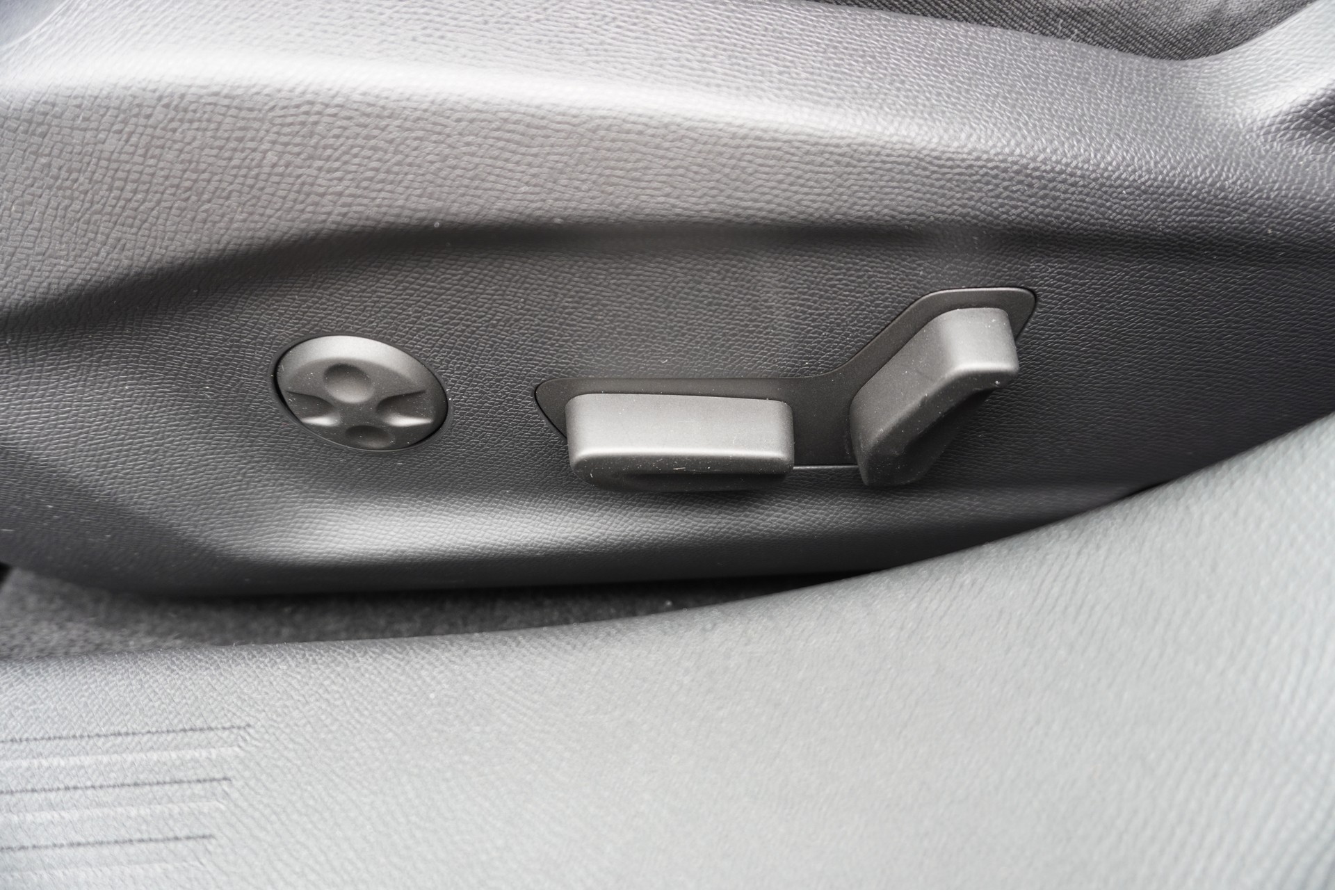 PEUGEOT 308 SW 1.6 PHEV 225 GT Pack-image-17