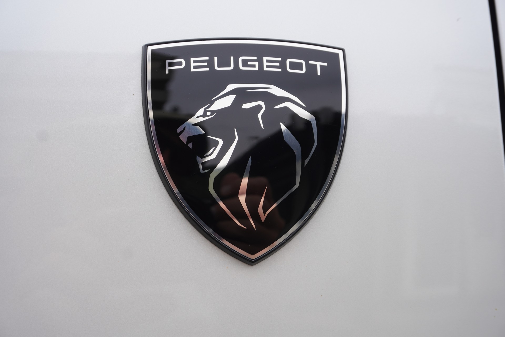 PEUGEOT 308 SW 1.6 PHEV 225 GT Pack-image-9
