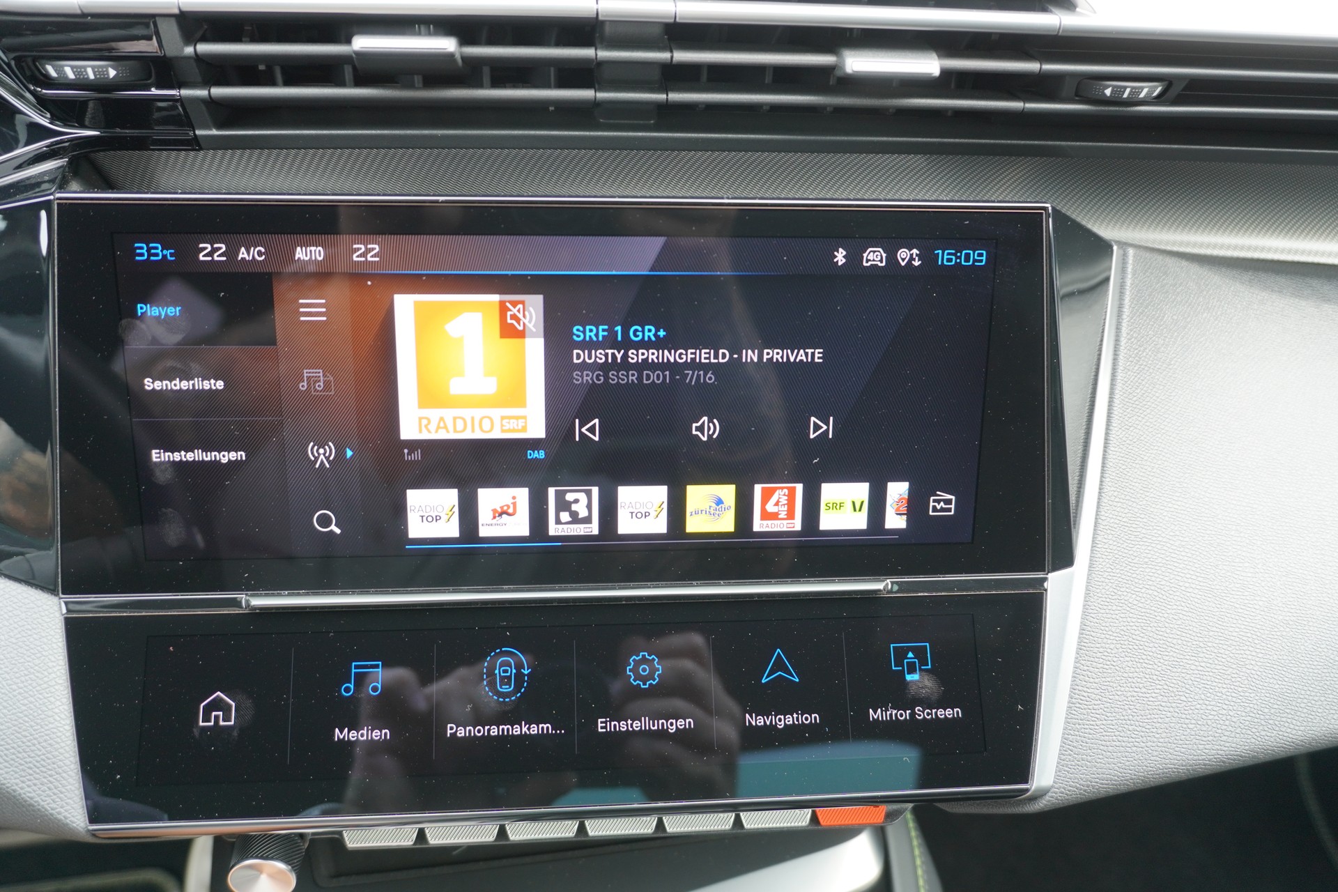 PEUGEOT 308 SW 1.6 PHEV 225 GT Pack-image-34