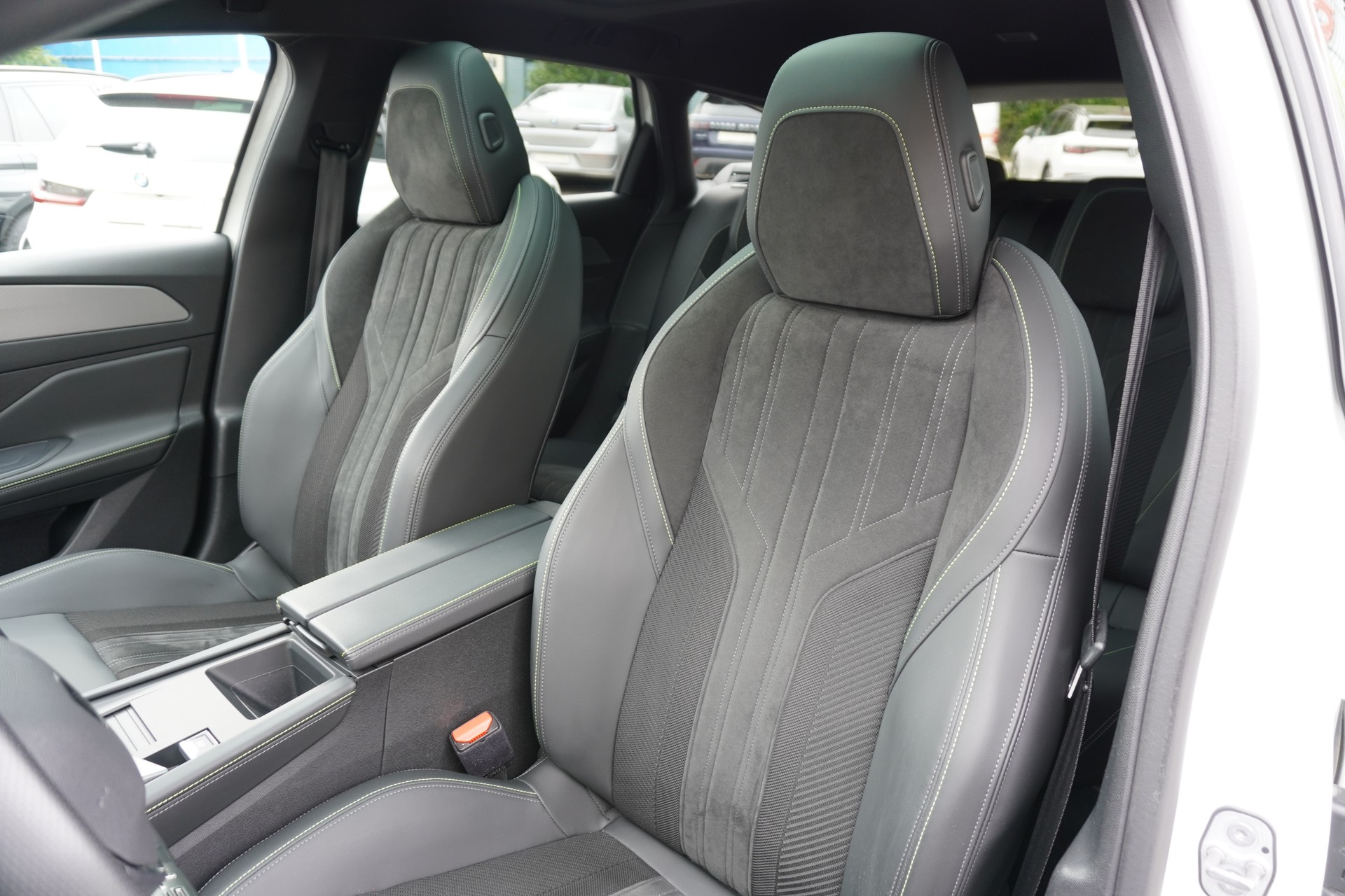 PEUGEOT 308 SW 1.6 PHEV 225 GT Pack-image-18