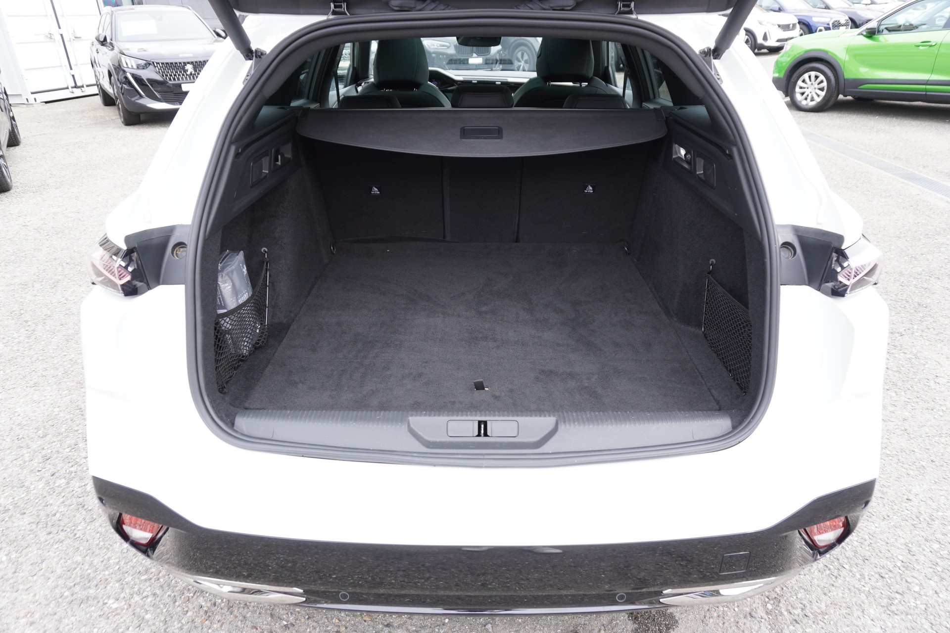 PEUGEOT 308 SW 1.6 PHEV 225 GT Pack-image-11