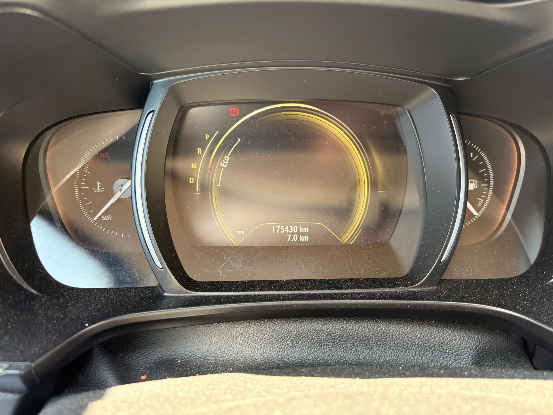 RENAULT Koleos 2.0 dCi Initiale Paris 4WD Xtronic CVT-image-13