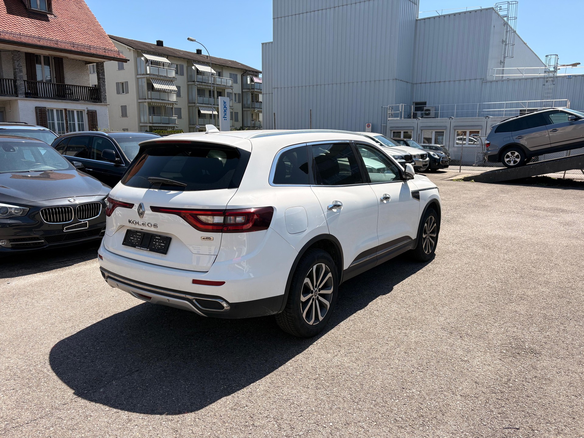 RENAULT Koleos 2.0 dCi Initiale Paris 4WD Xtronic CVT-image-3
