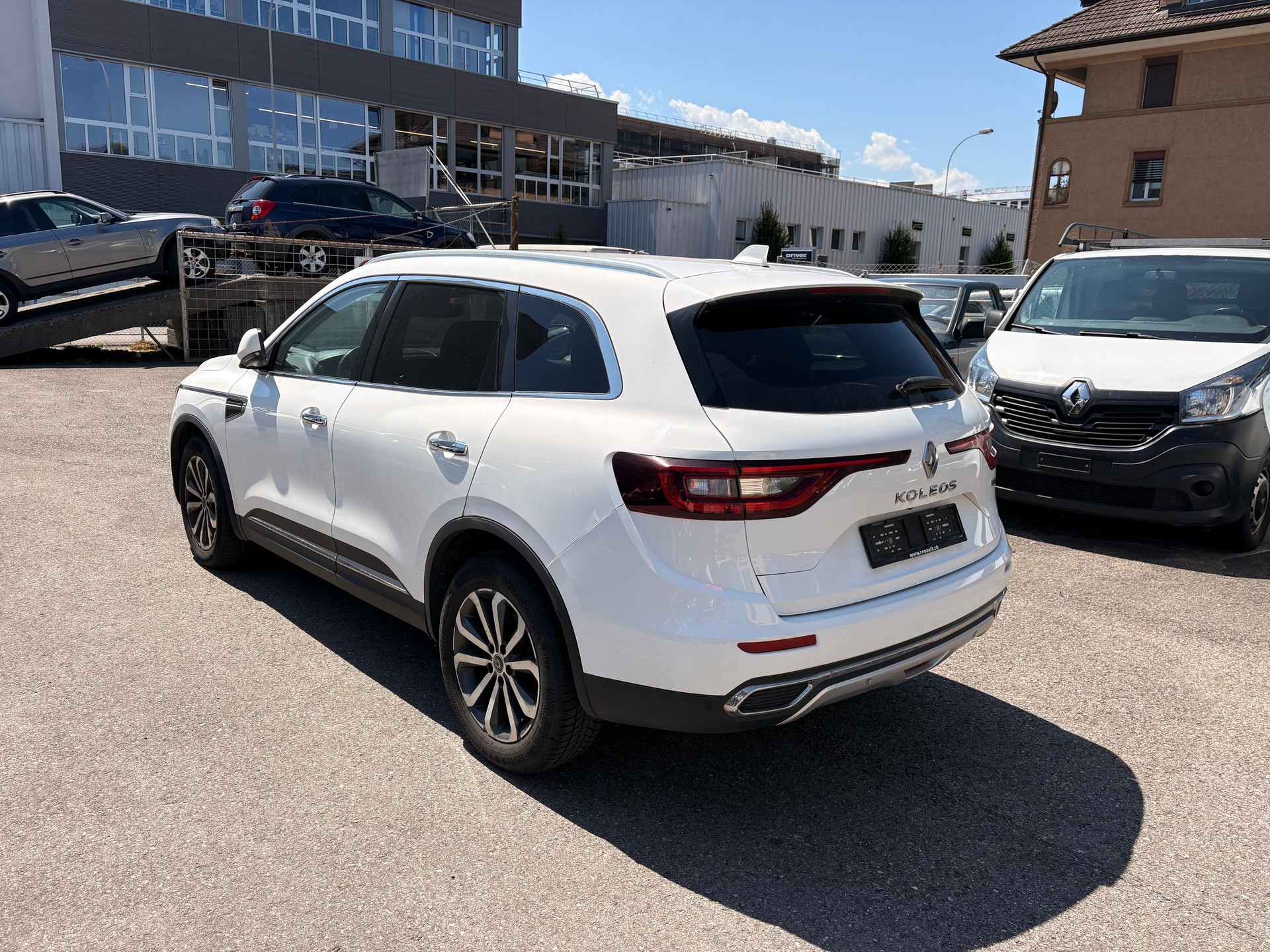 RENAULT Koleos 2.0 dCi Initiale Paris 4WD Xtronic CVT-image-2