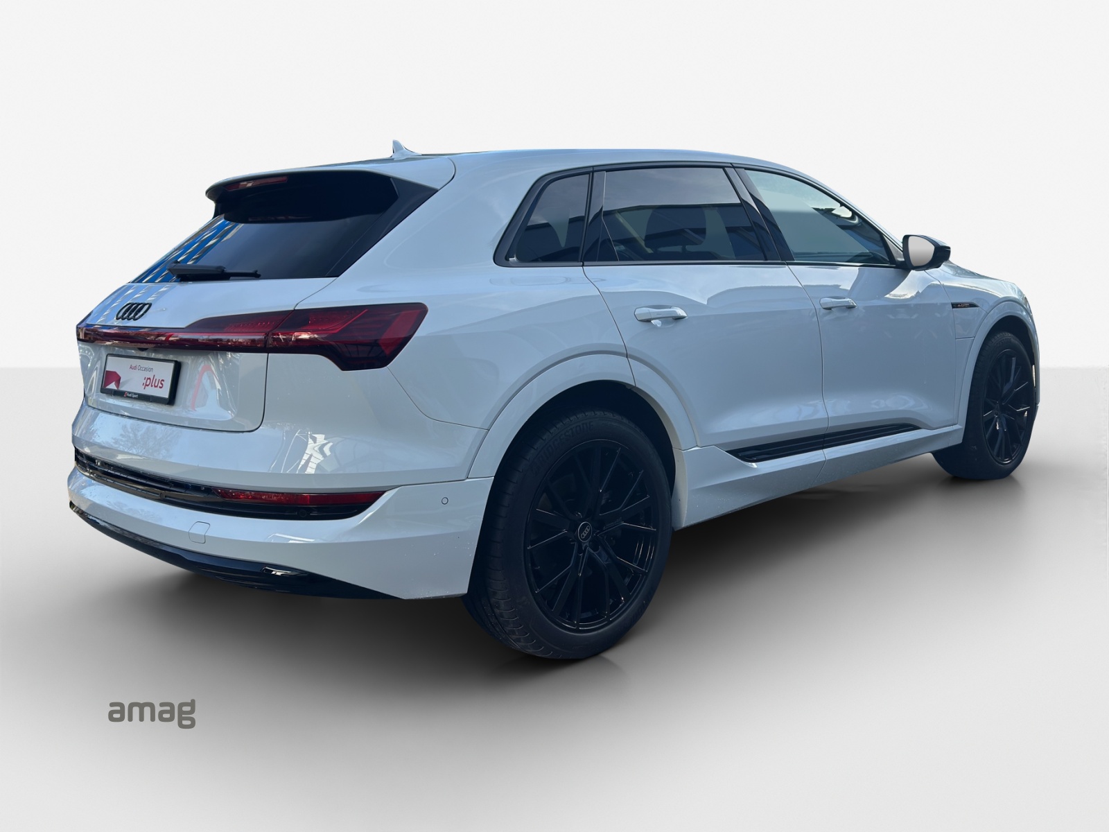 AUDI e-tron 55 Advanced Black Edition quattro-image-5