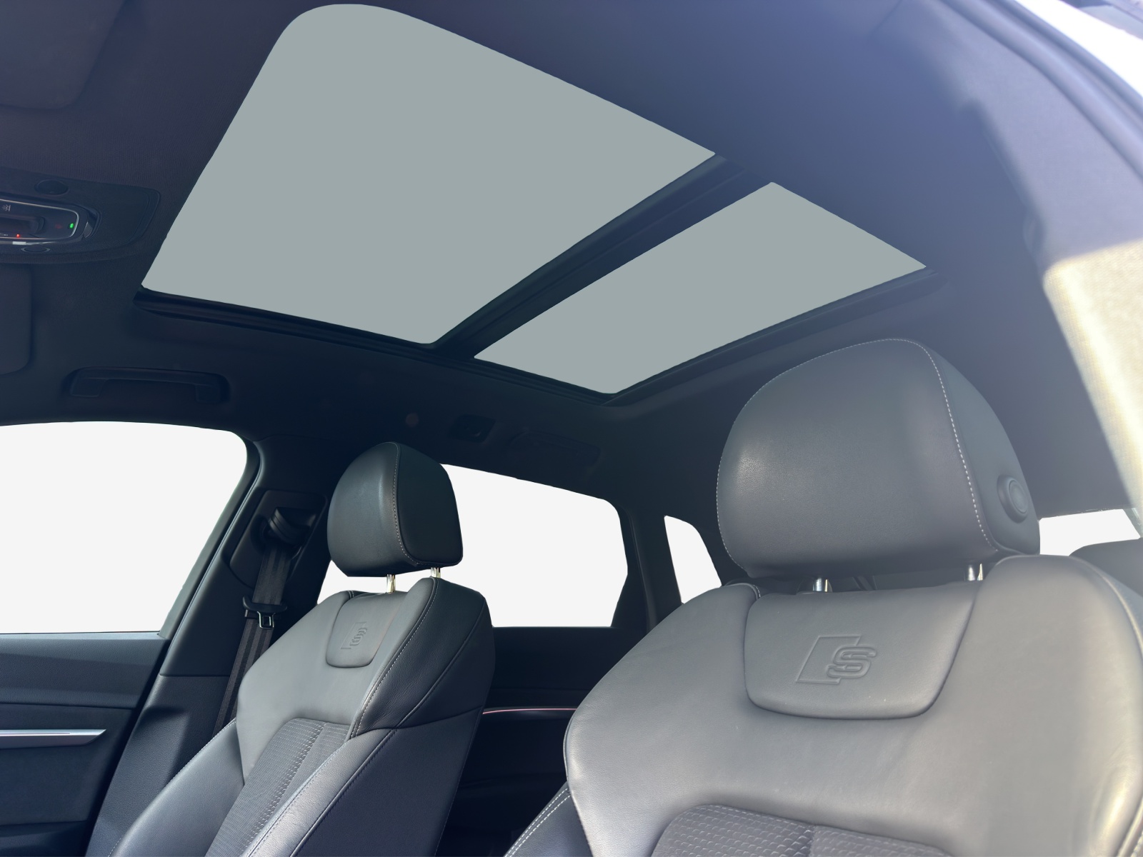 AUDI e-tron 55 Advanced Black Edition quattro-image-14