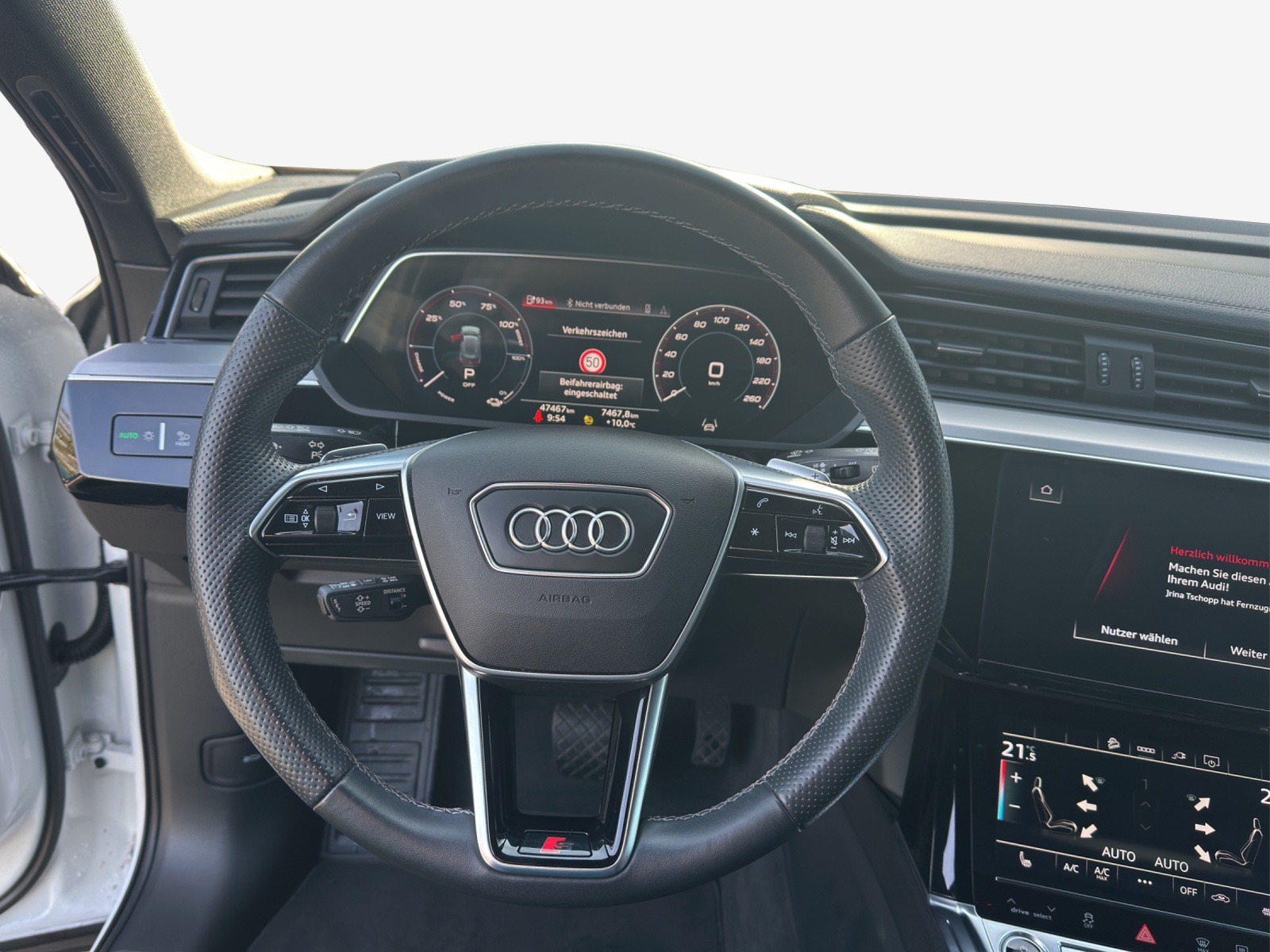 AUDI e-tron 55 Advanced Black Edition quattro-image-10