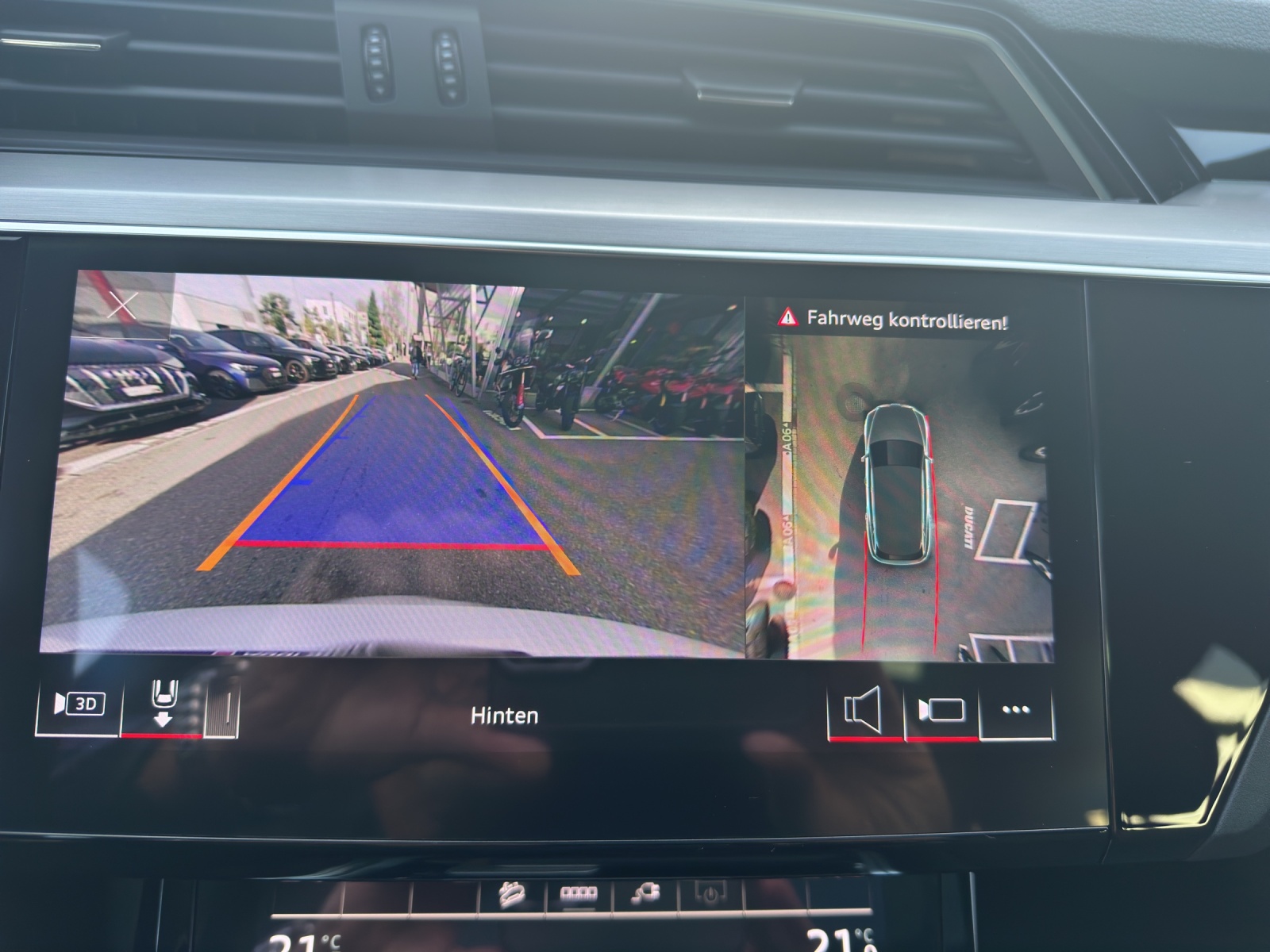 AUDI e-tron 55 Advanced Black Edition quattro-image-15