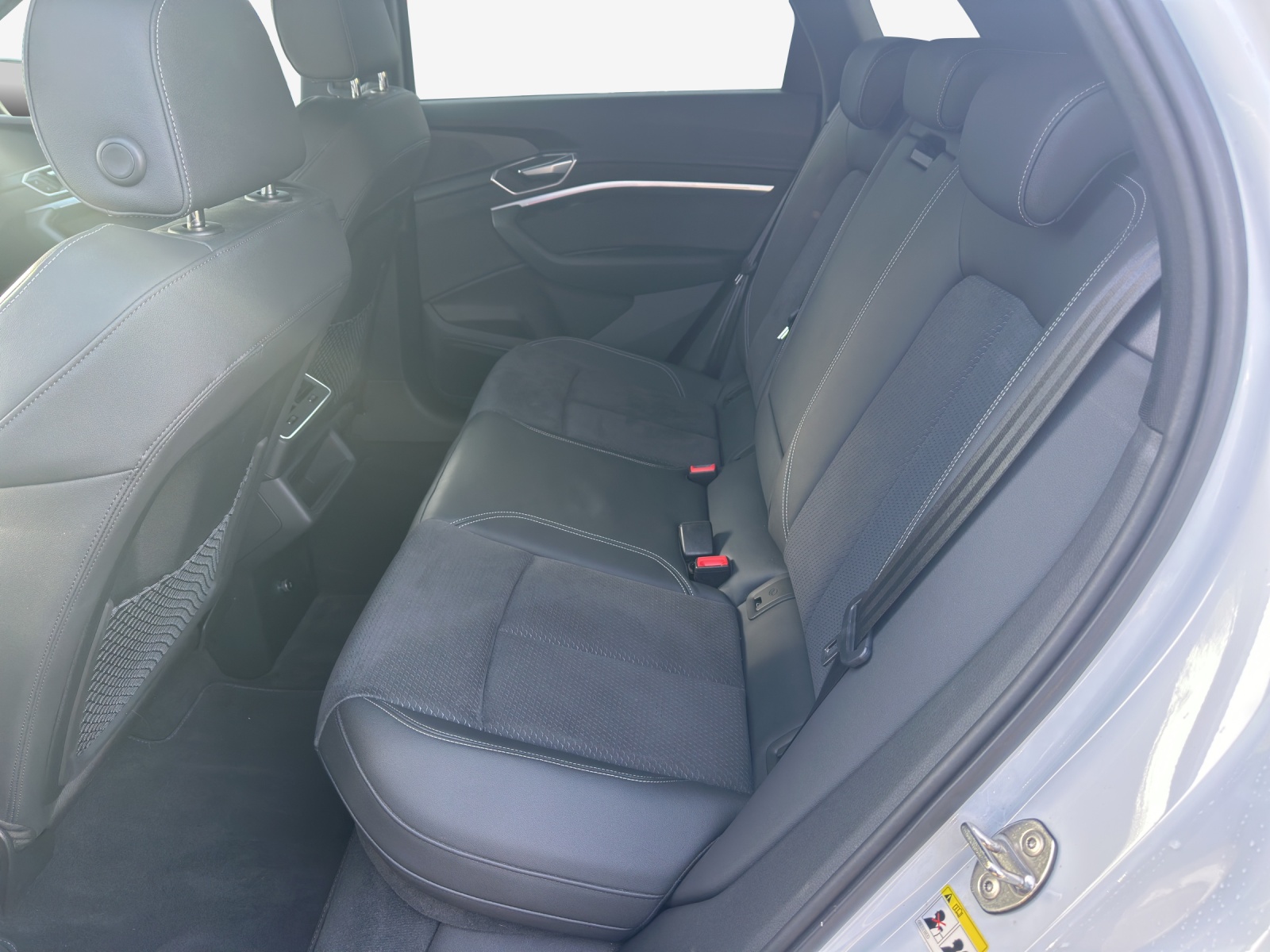AUDI e-tron 55 Advanced Black Edition quattro-image-12