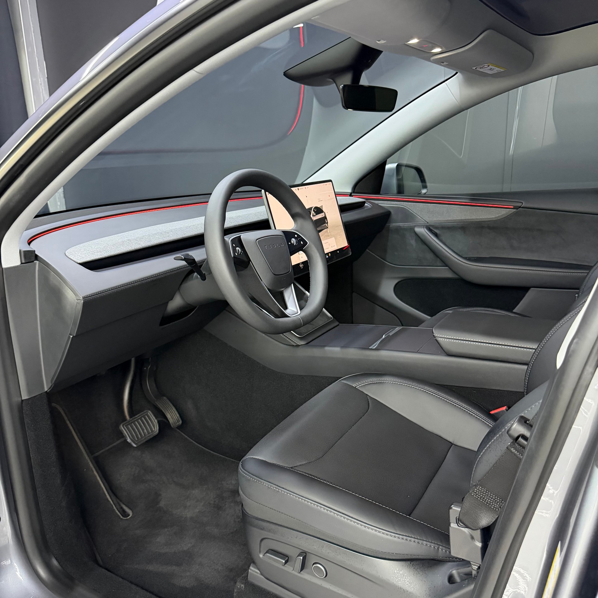 TESLA Model Y Long Range AWD Lackierung Quicksilver mit Enhanced Autopilot ink. 20 Zoll Helix 2.0 Felgen-image-7