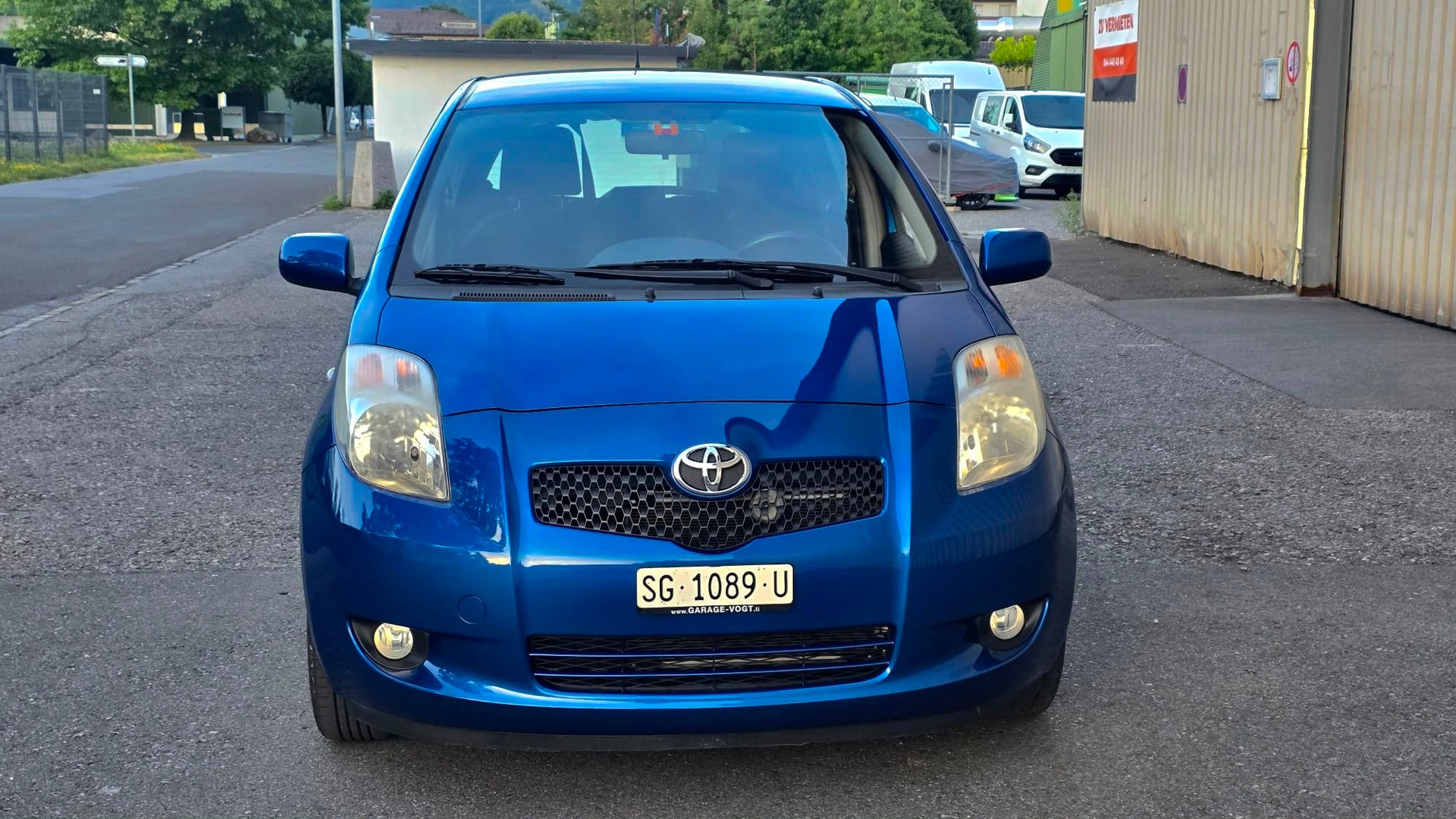 TOYOTA Yaris 1.3 Linea Sol-image-0