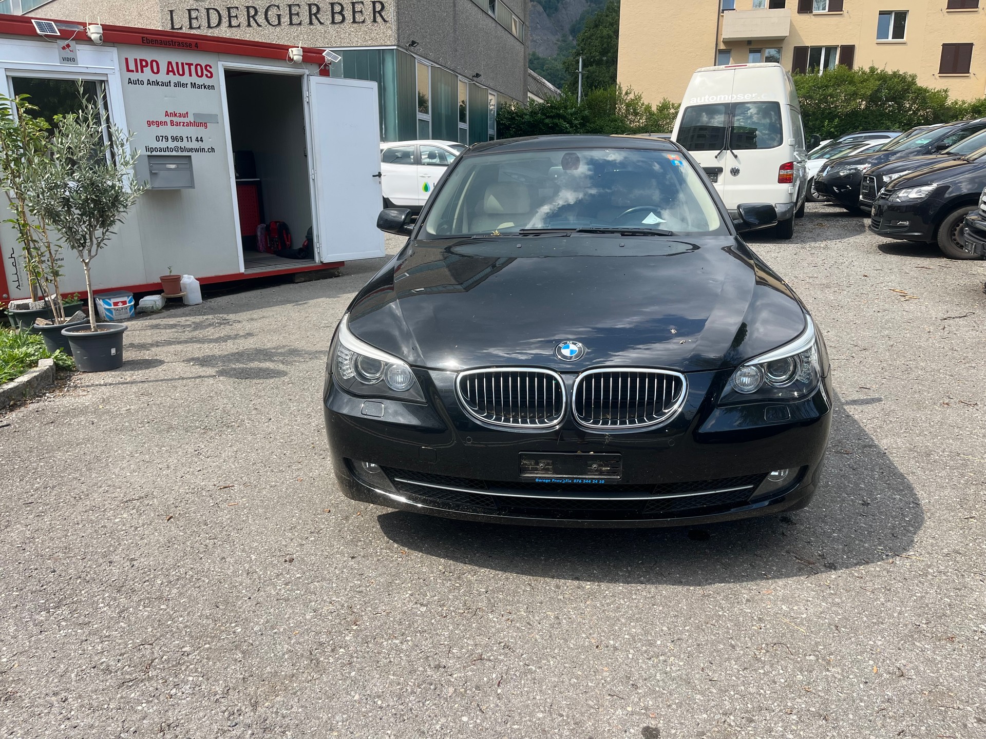 BMW 523i-image-0
