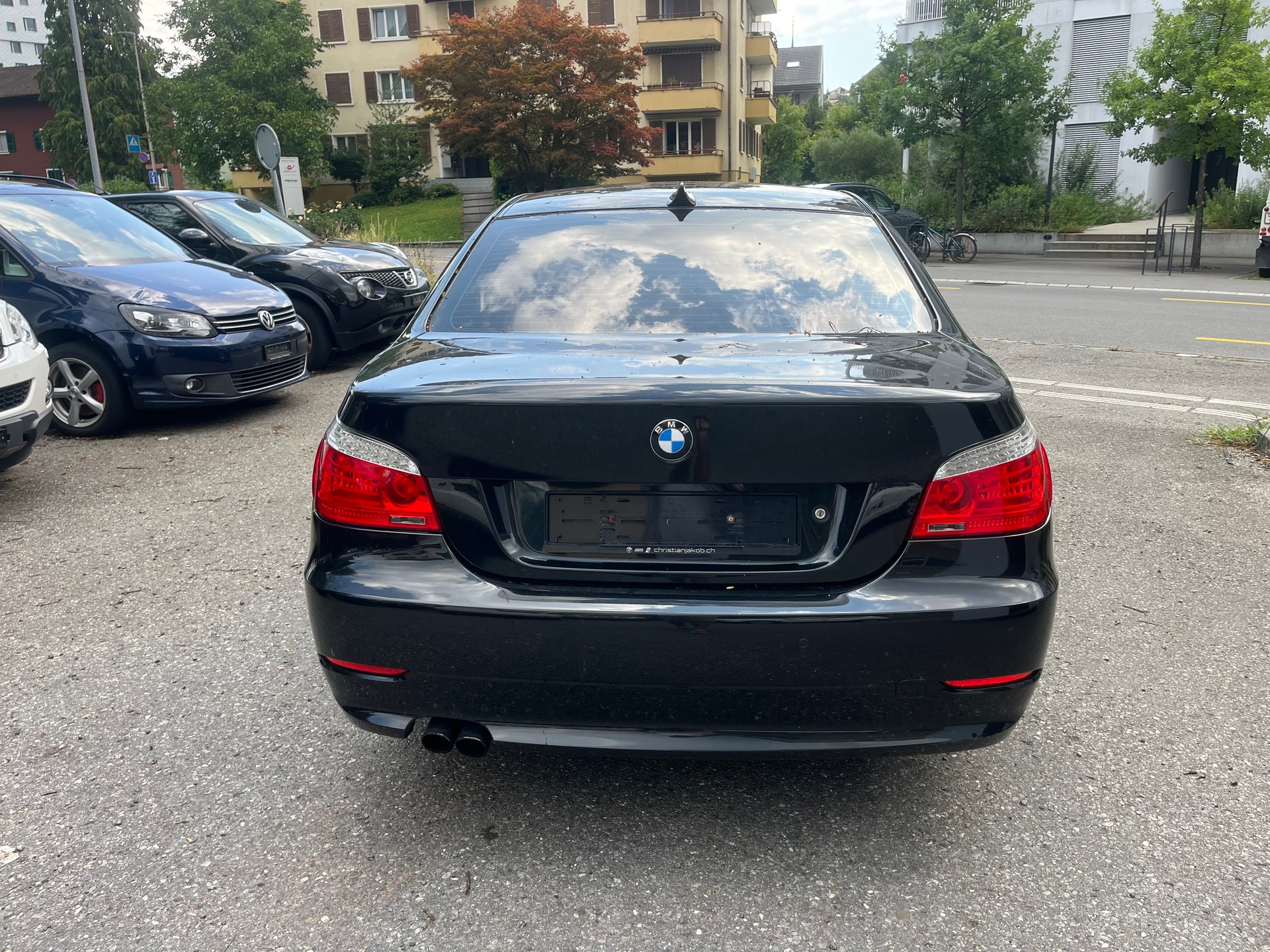 BMW 523i-image-3