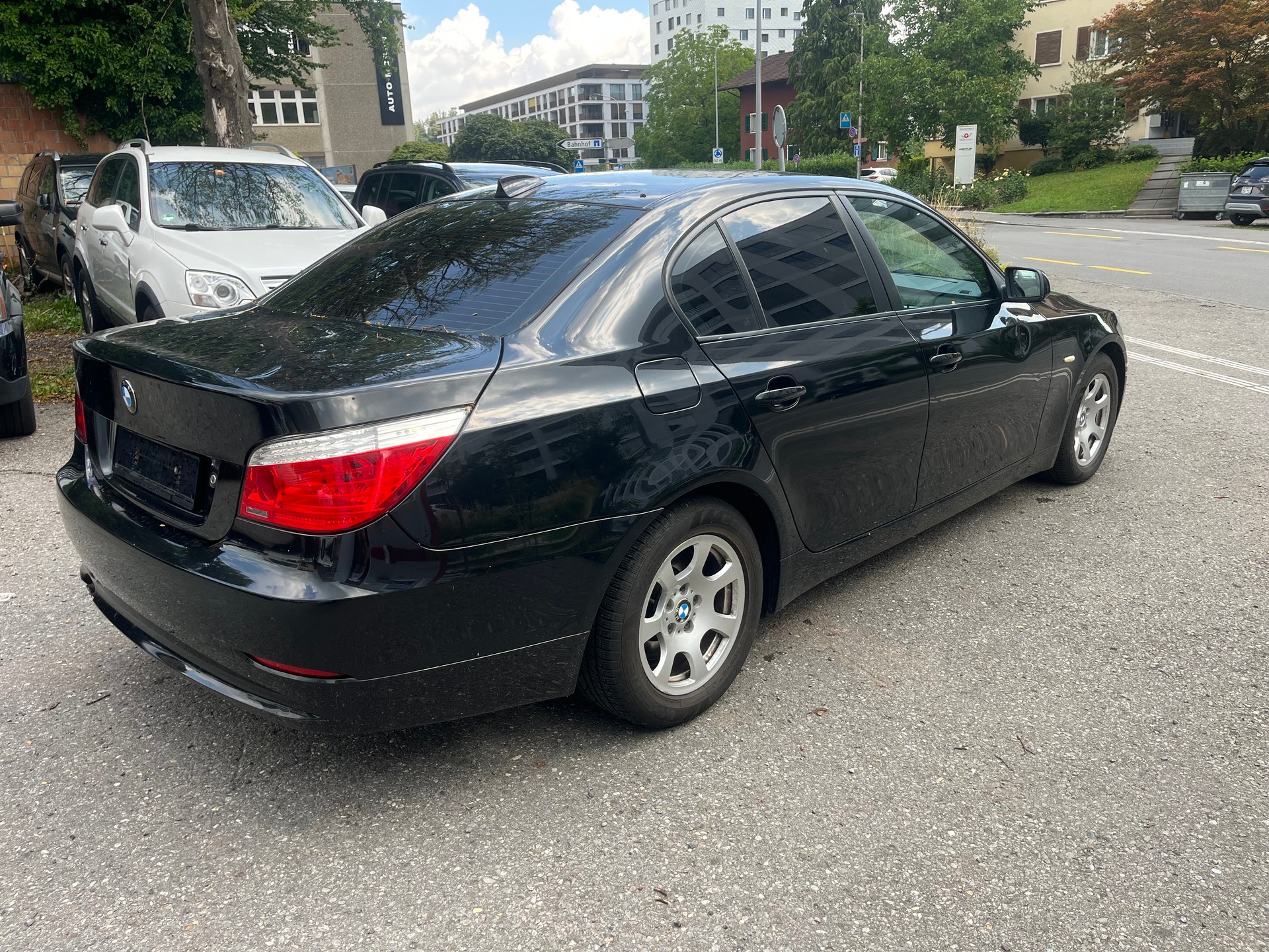 BMW 523i-image-4