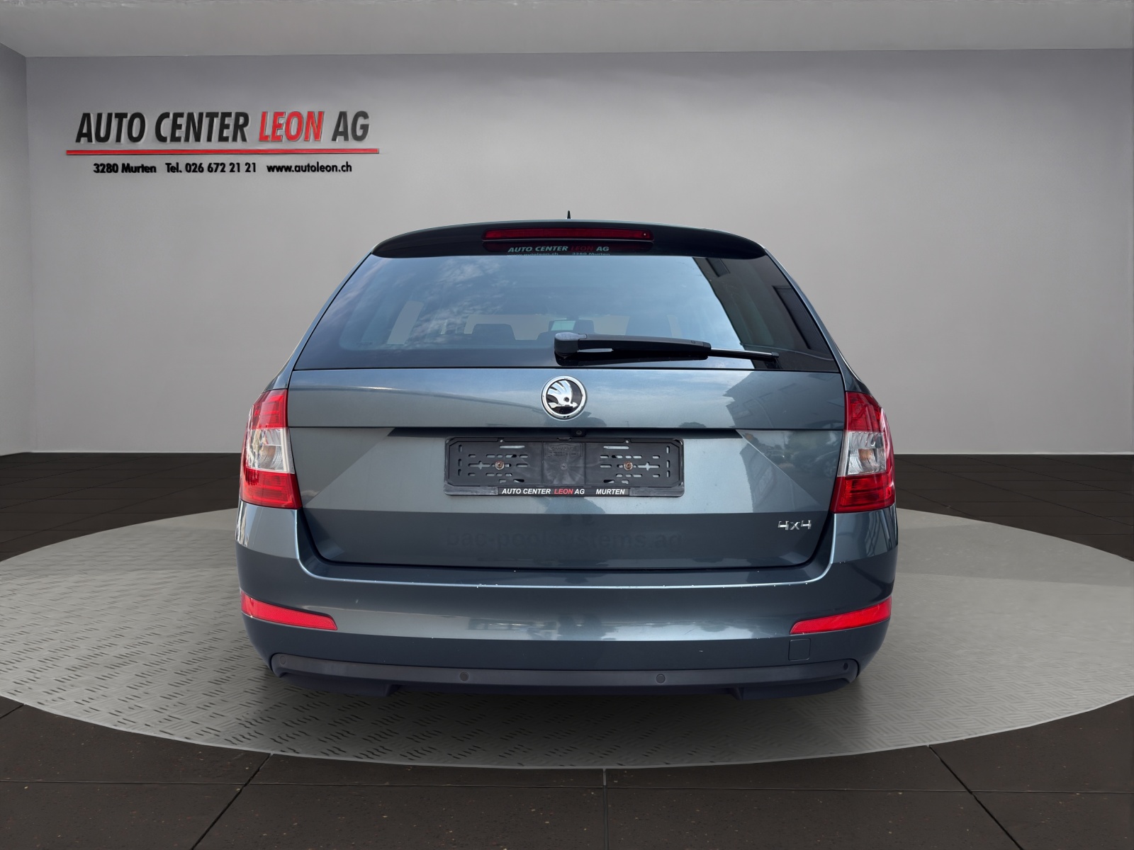 SKODA Octavia Combi 2.0 TDI Swiss Joy 4x4 DSG-image-4